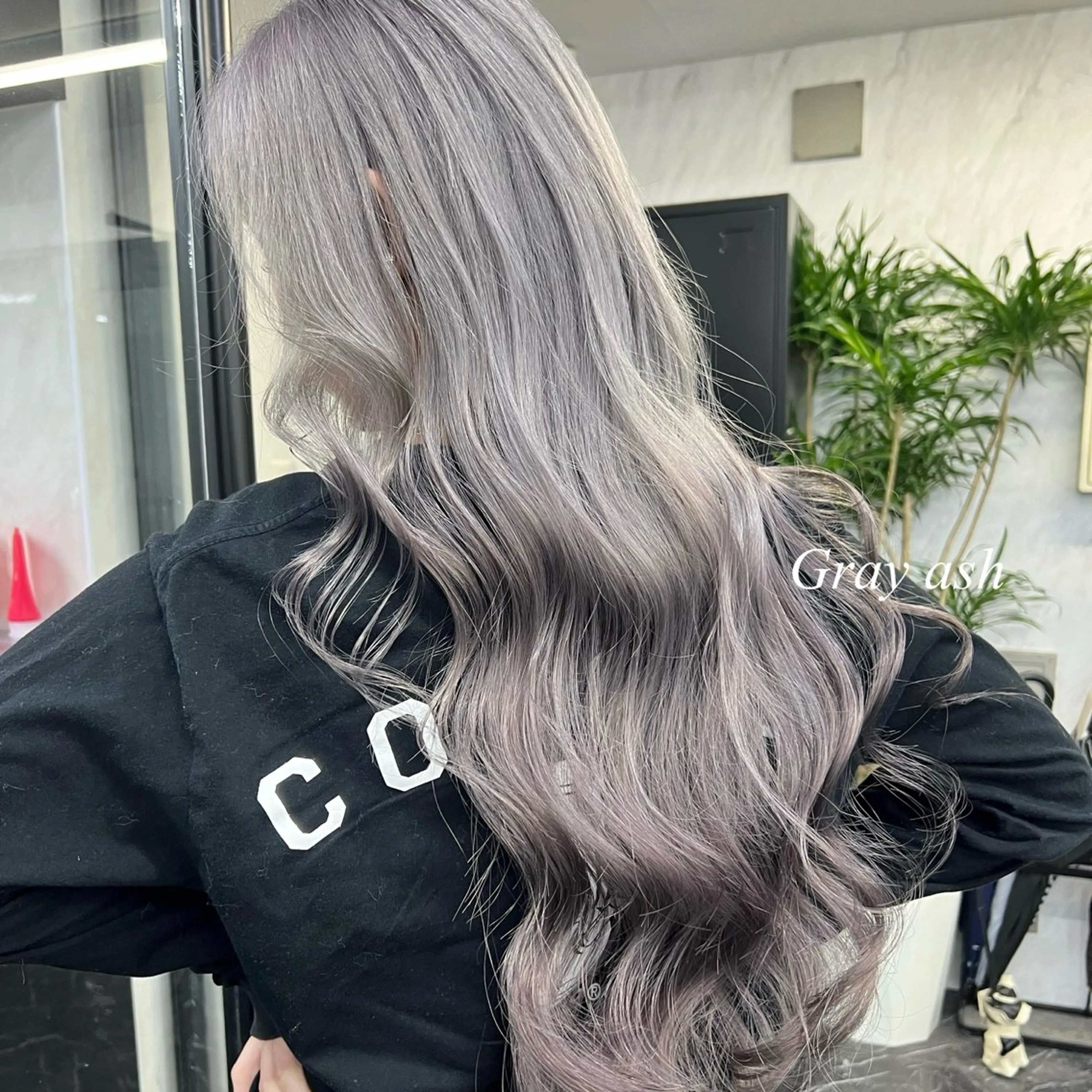 ロング カラー シールエクステ ハイトーンカラー エクステ ヘアカラー トリートメント シールエクステ特化 ハイトーン、NANAのヘアスタイル