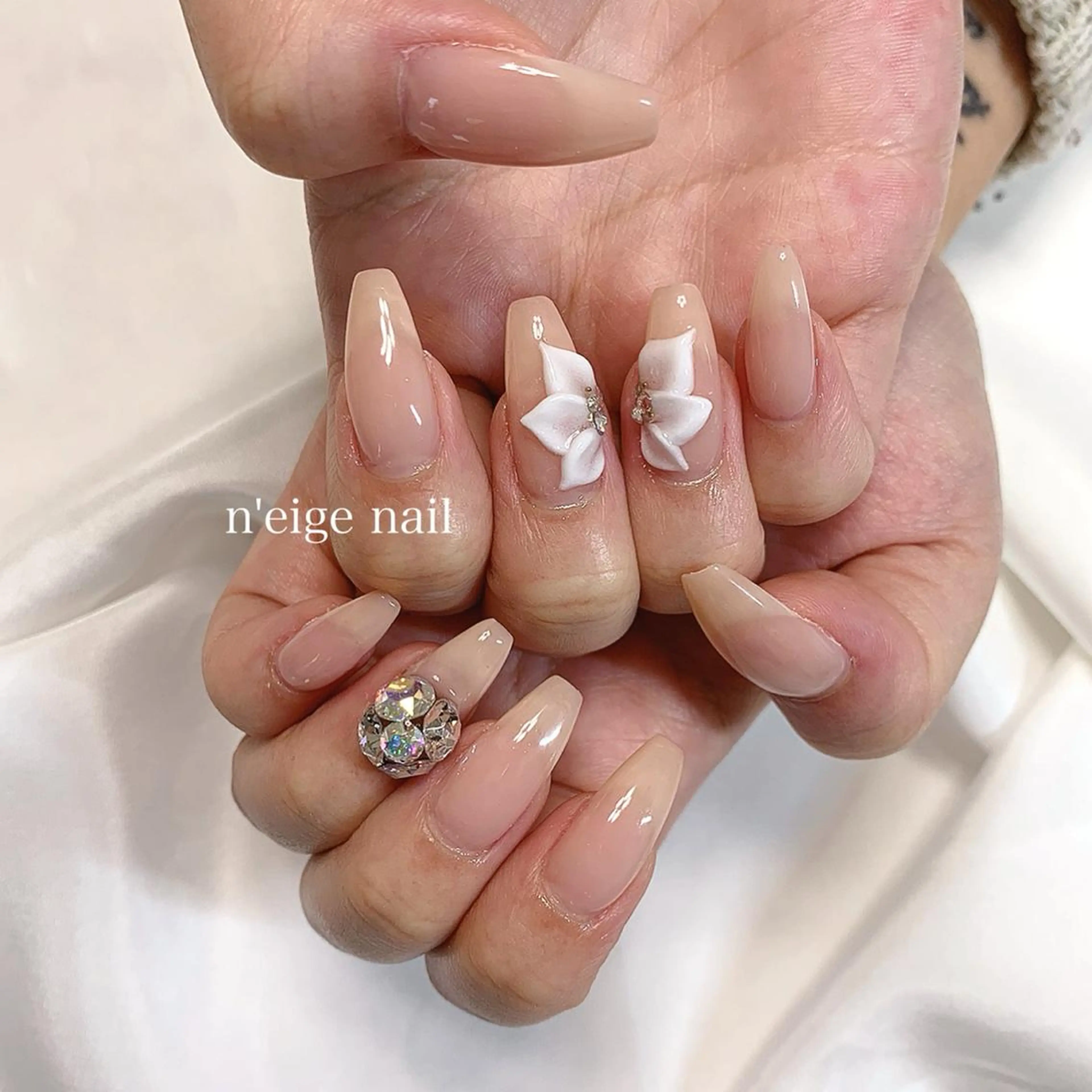 ネイル アートネイル ハート キラキラネイル 韓国ネイル ニュアンスネイル n'eige nail所属・大谷 綾香のネイルデザイン