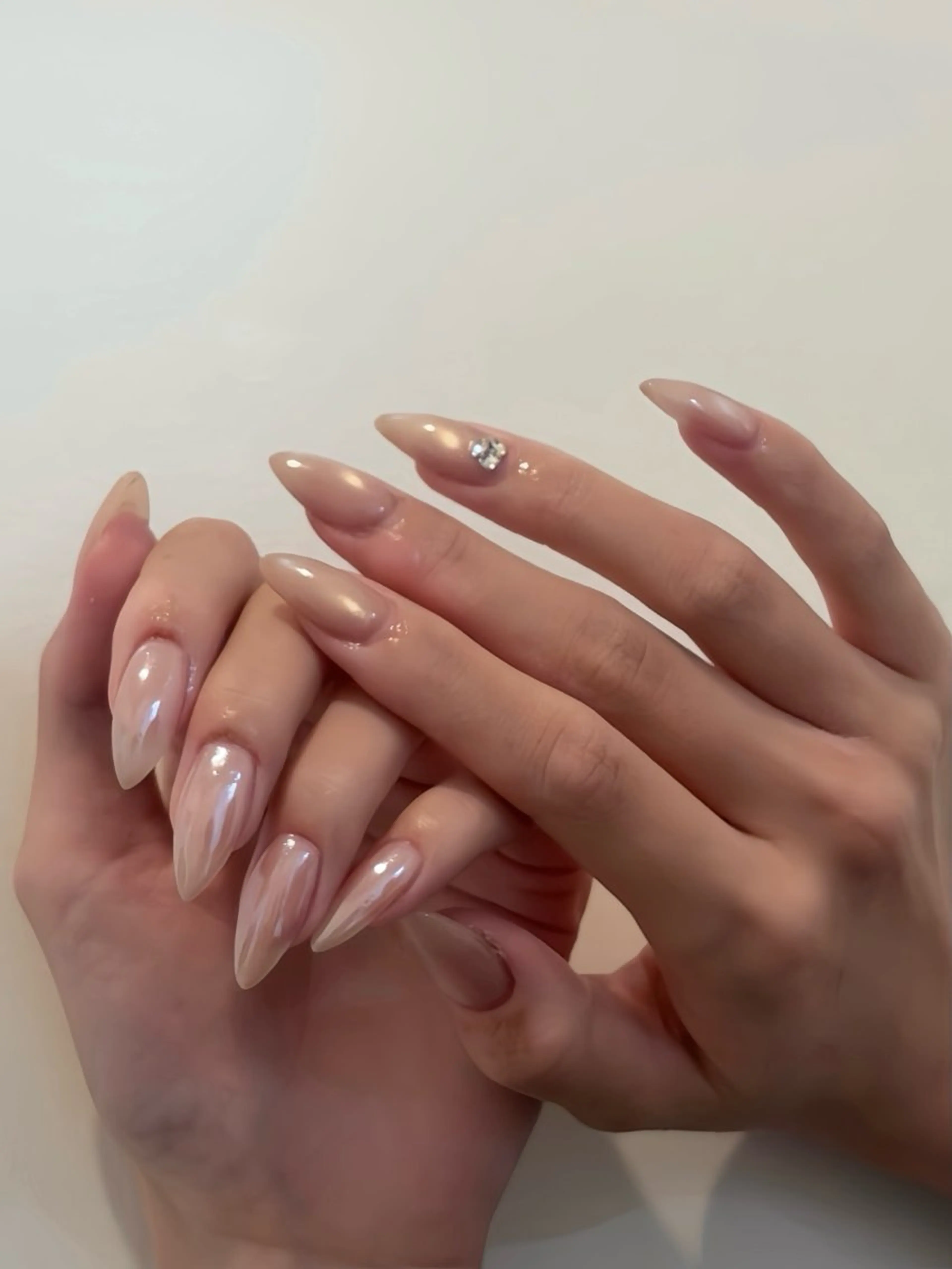 ネイル マグネットネイル マグネットワンカラー ワンカラーネイル ハンドネイル filonnail Juna💍のネイルデザイン