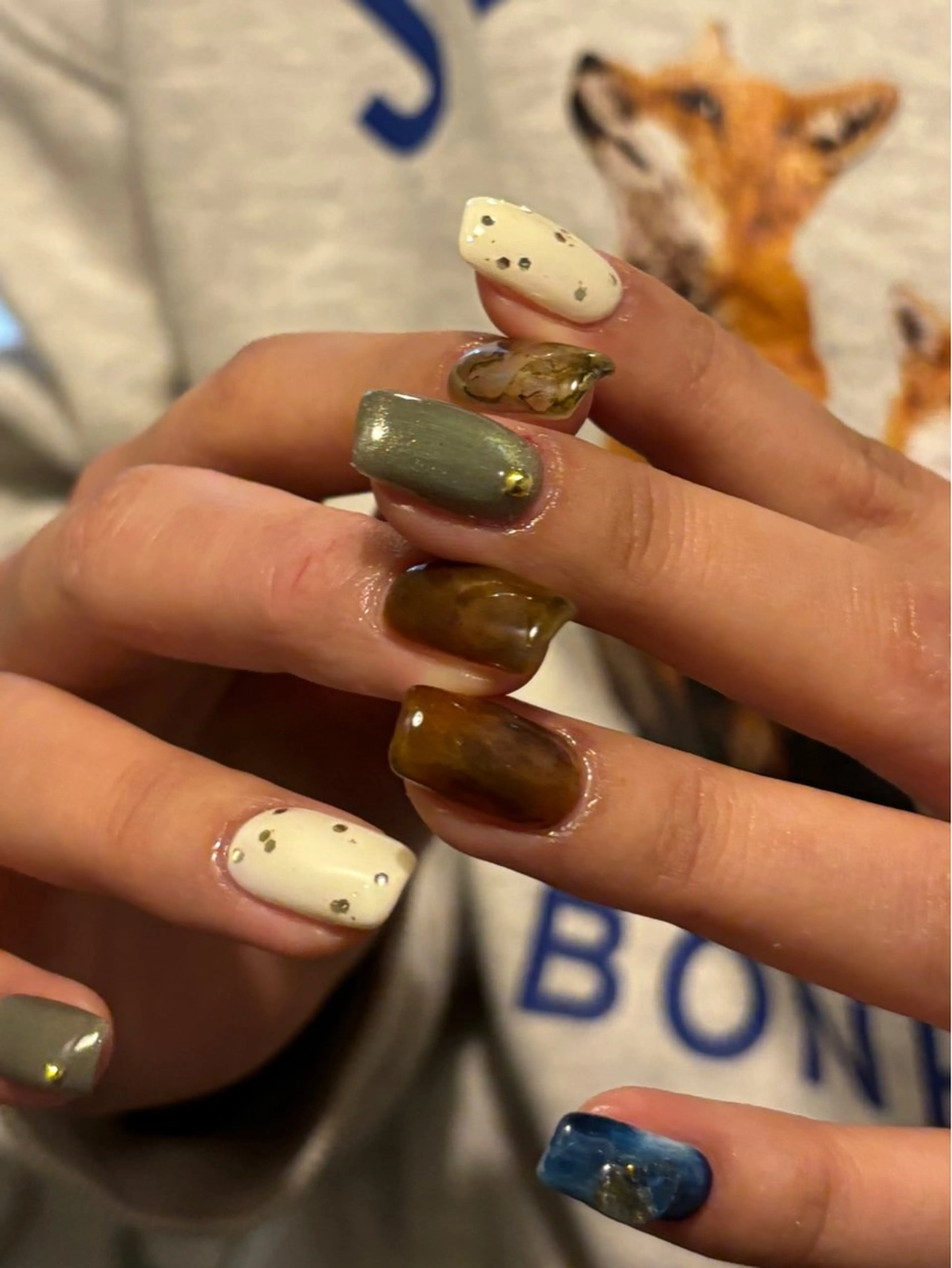 ネイル ブラウン ハンドネイル chika ／ nailのネイルデザイン