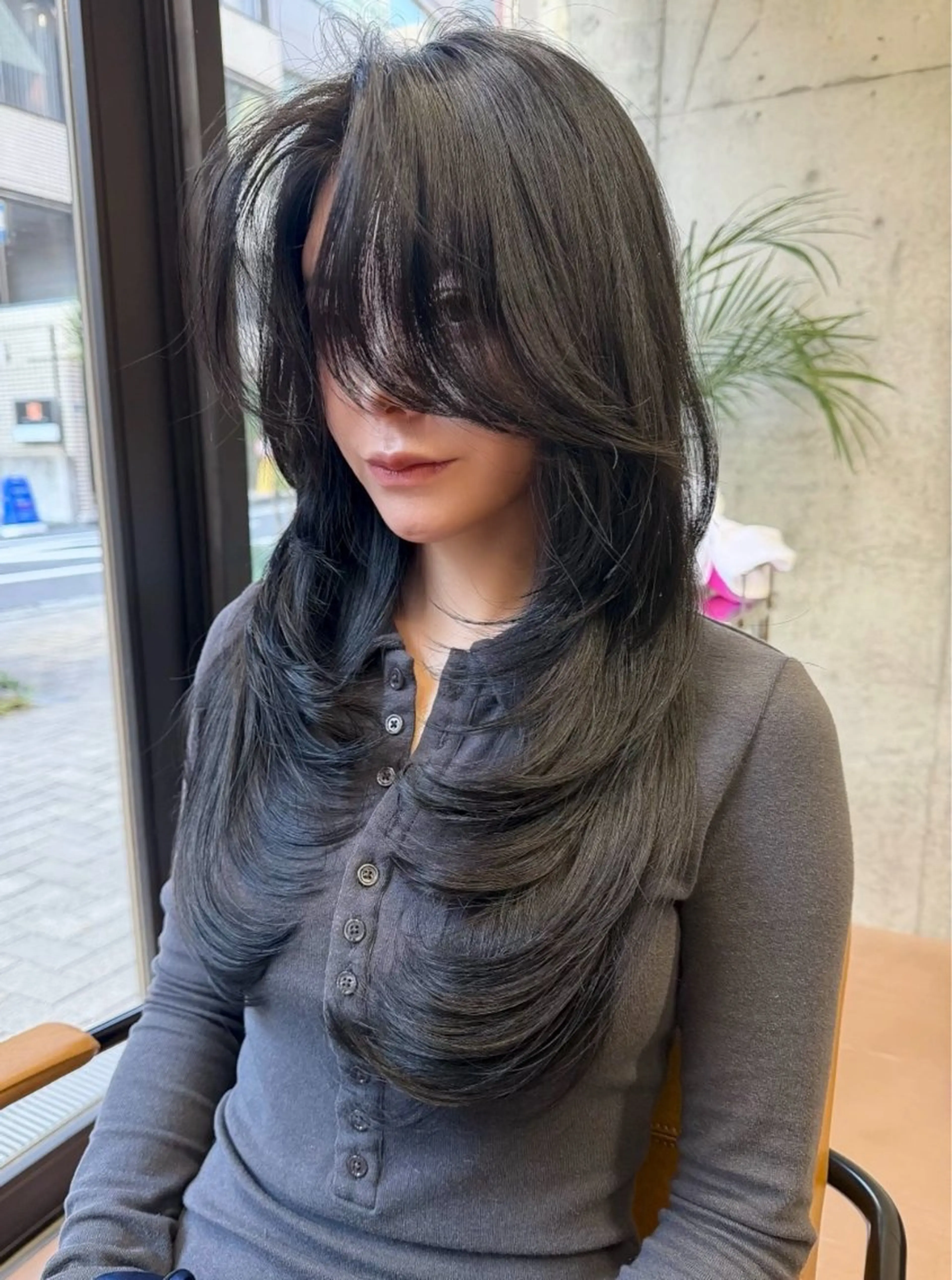 ロング レイヤーカット 小顔カット カット ヘアカラー NU/EN所属・Miho/海外レイヤ ー/ブリーチカラーのヘアスタイル