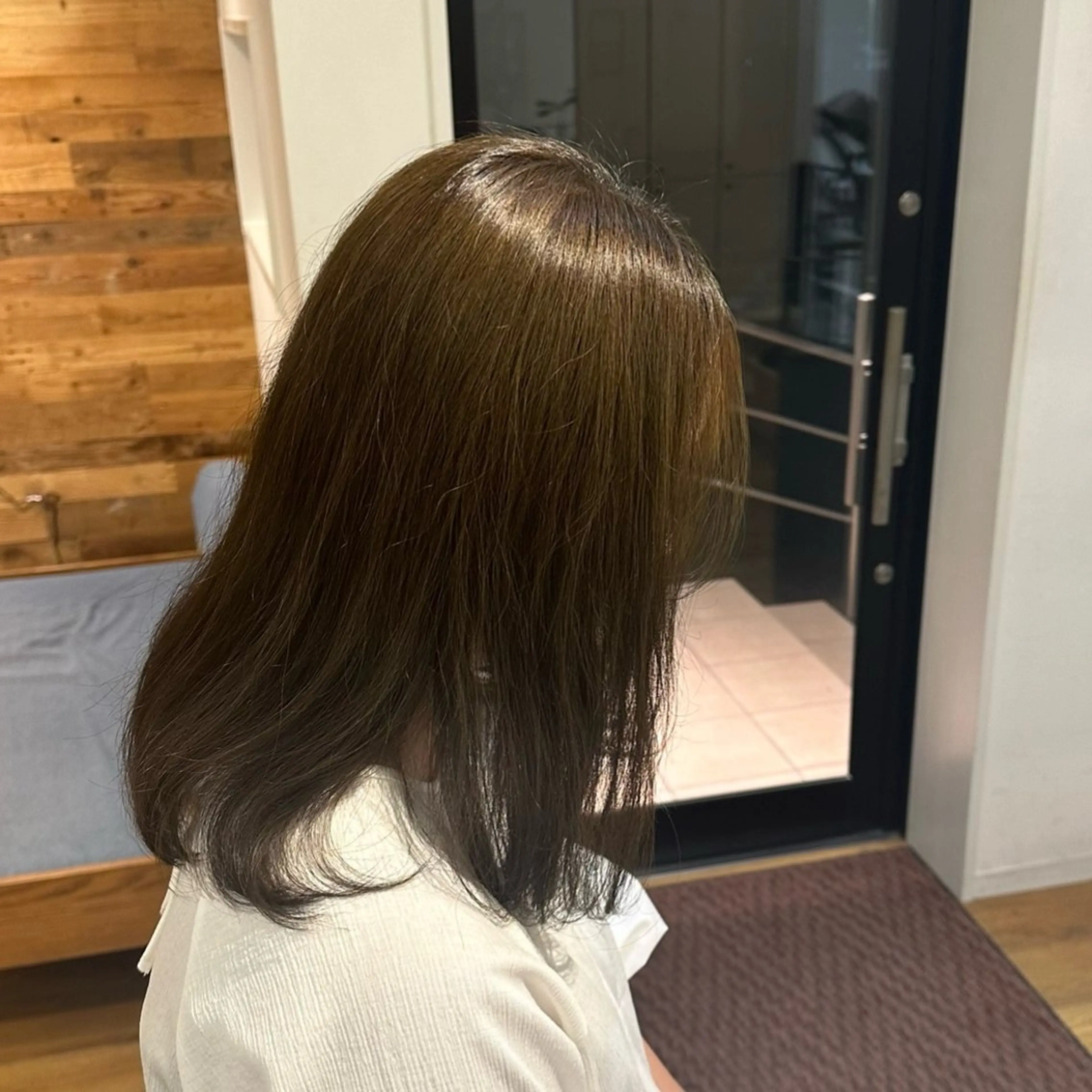 カラー 西澤 希のヘアスタイル