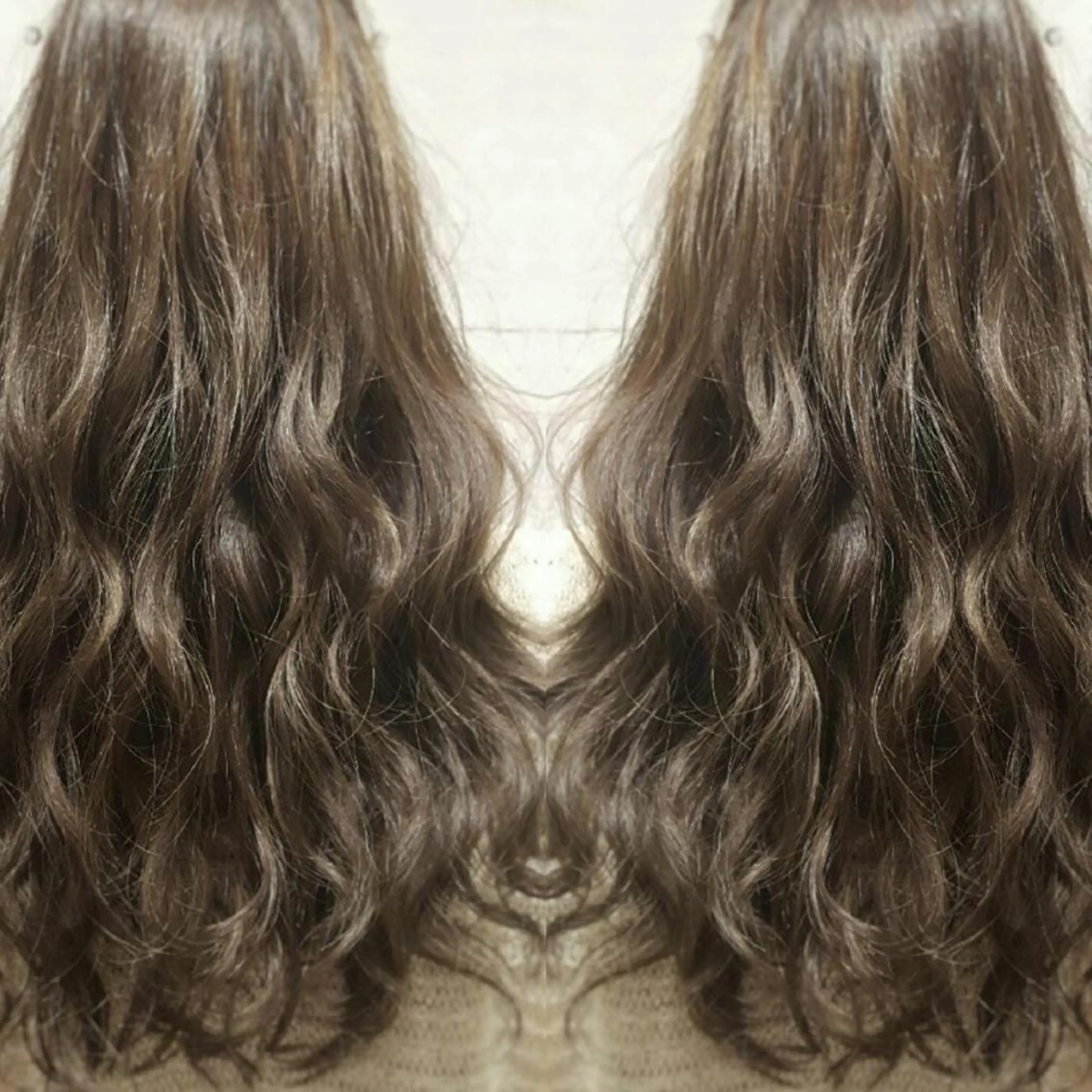 ロング カラー EARTH 越谷店のヘアスタイル