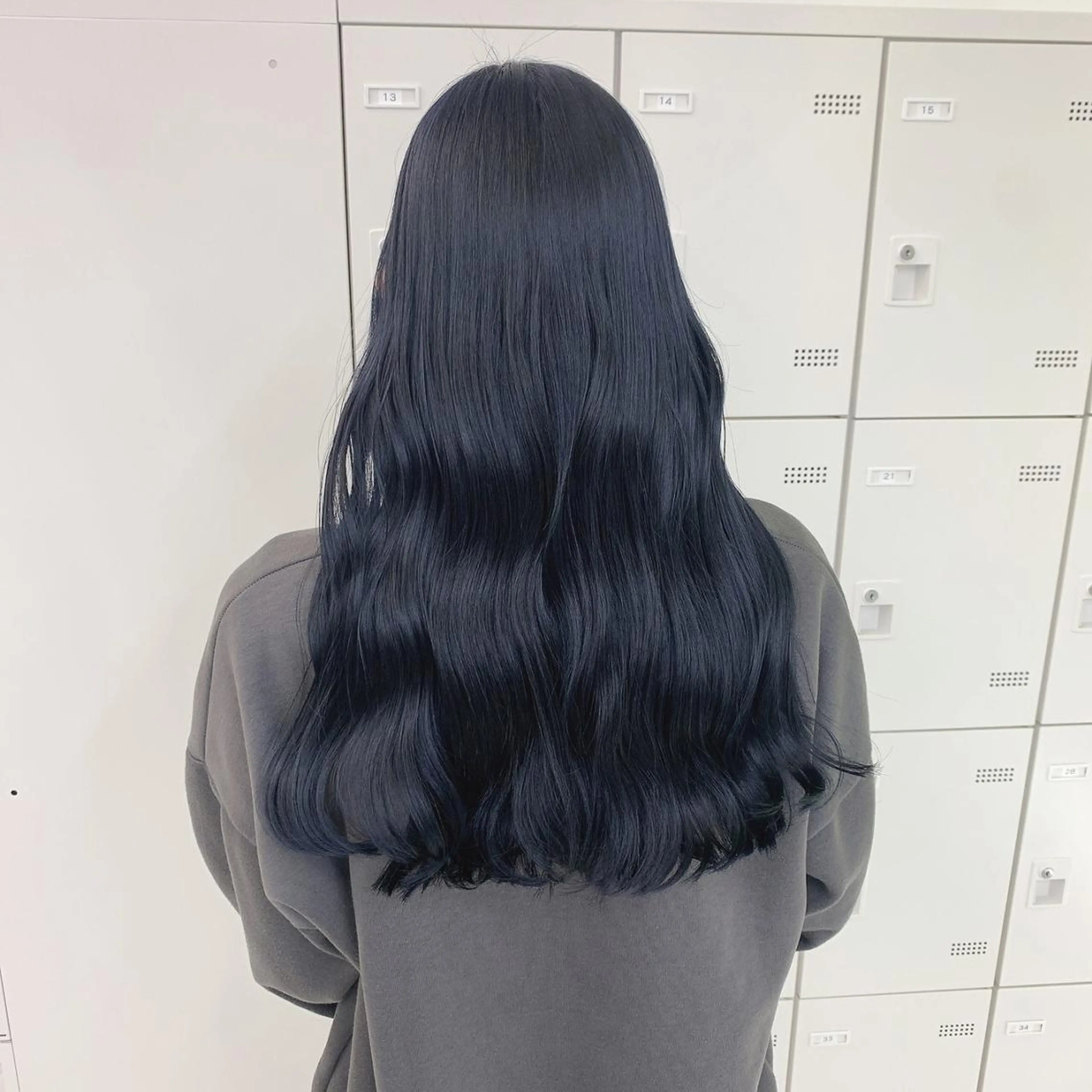 カラー ロング 💙ハイトーン韓国風 色白ヘア💙manaのヘアスタイル