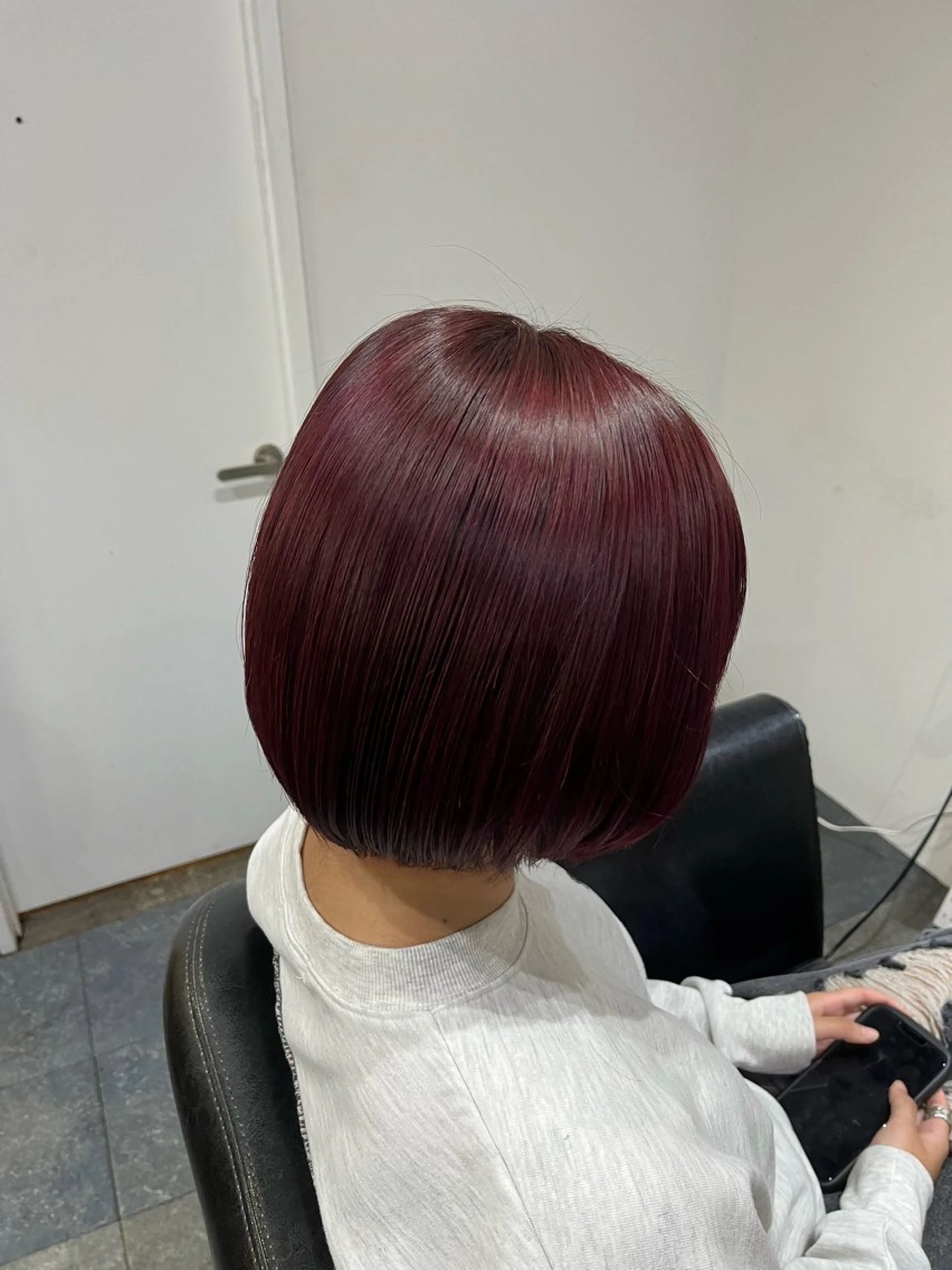 カラー レッドカラー 稲田 里菜のヘアスタイル