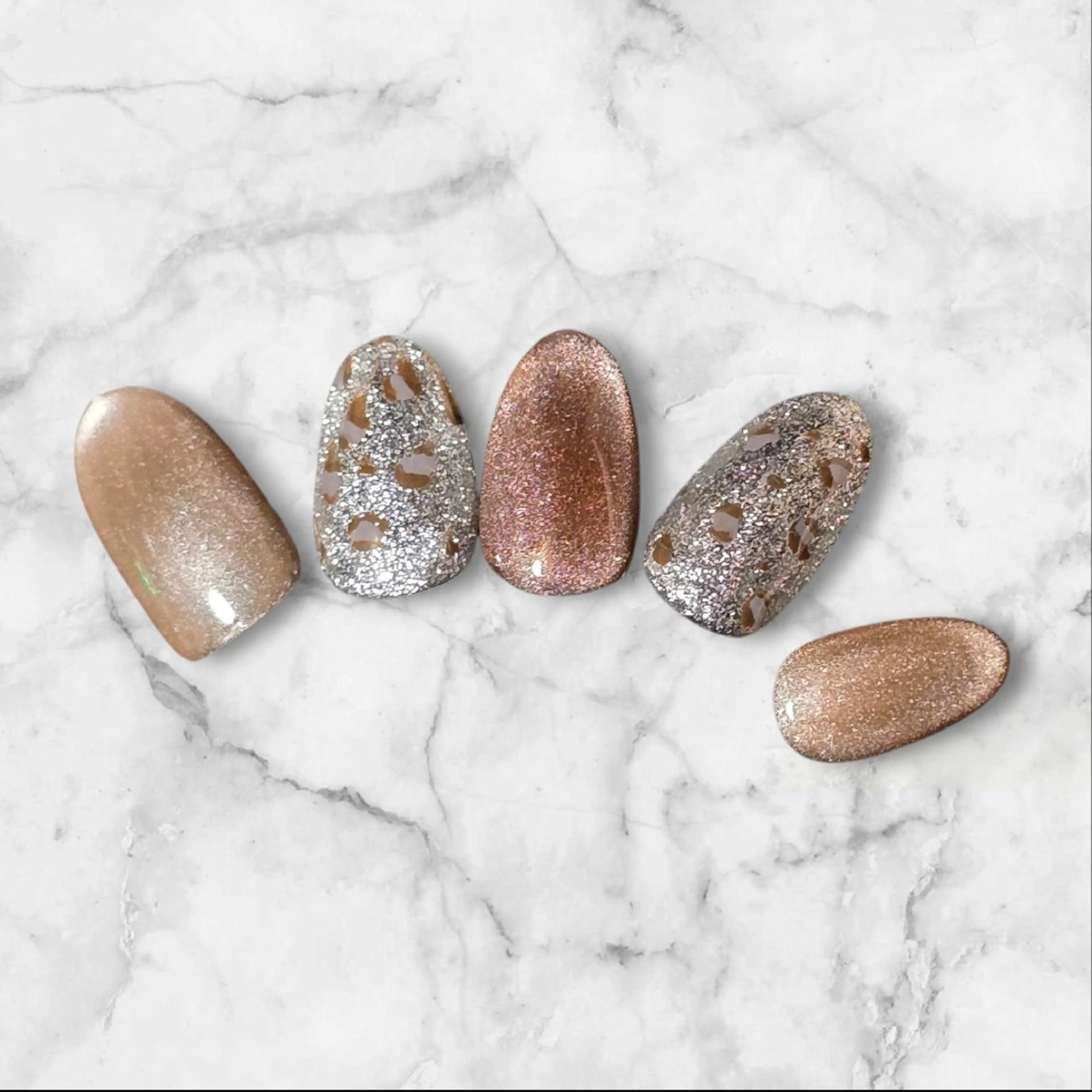 ネイル アニマル柄 マグネットネイル ハンドネイル minion蕨所属・minion 蕨のネイルデザイン