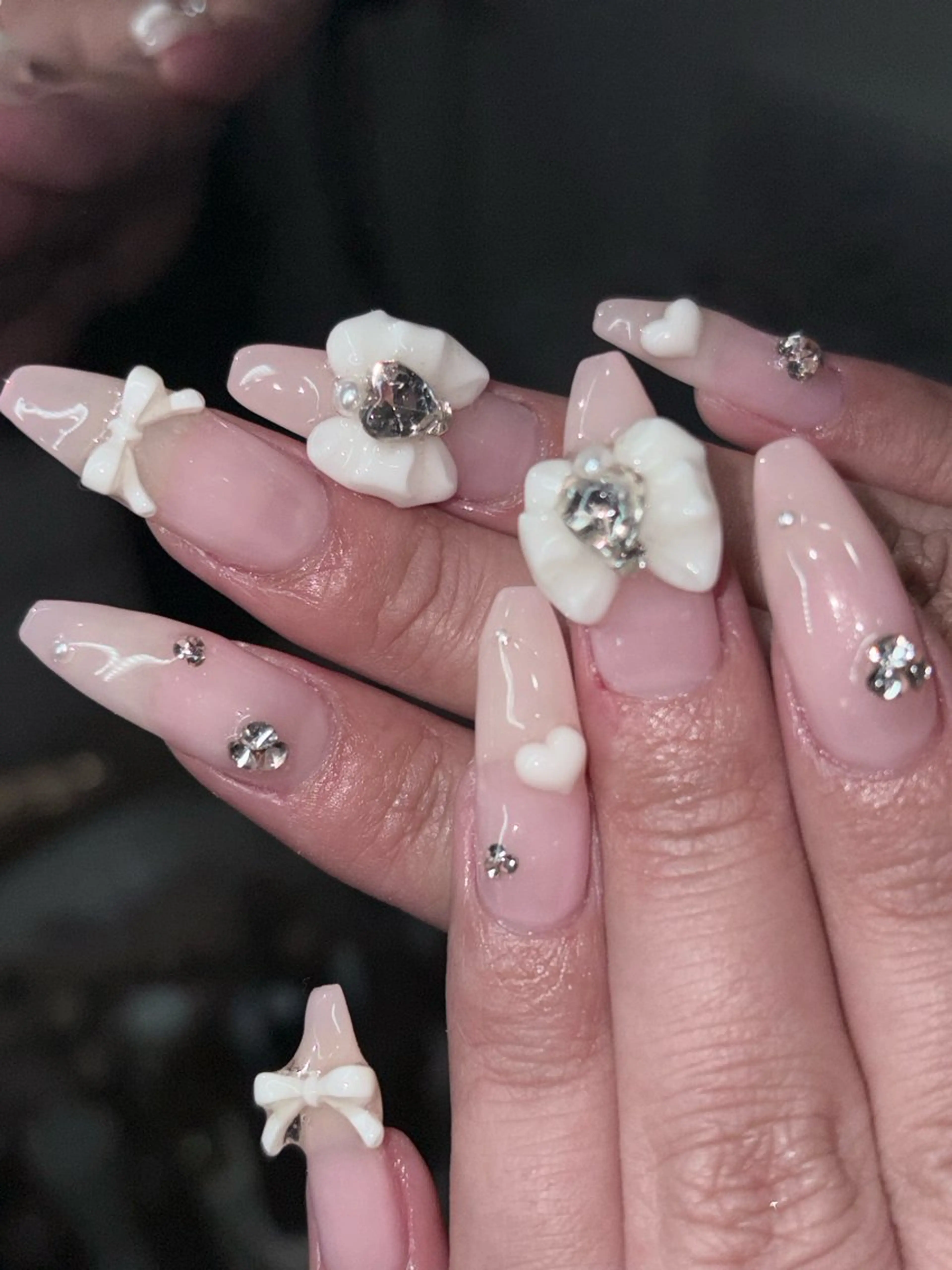 ネイル ハンドネイル NES NAIL所属・さゆり￤推しキャラ ￤ロングネイル🩷のネイルデザイン