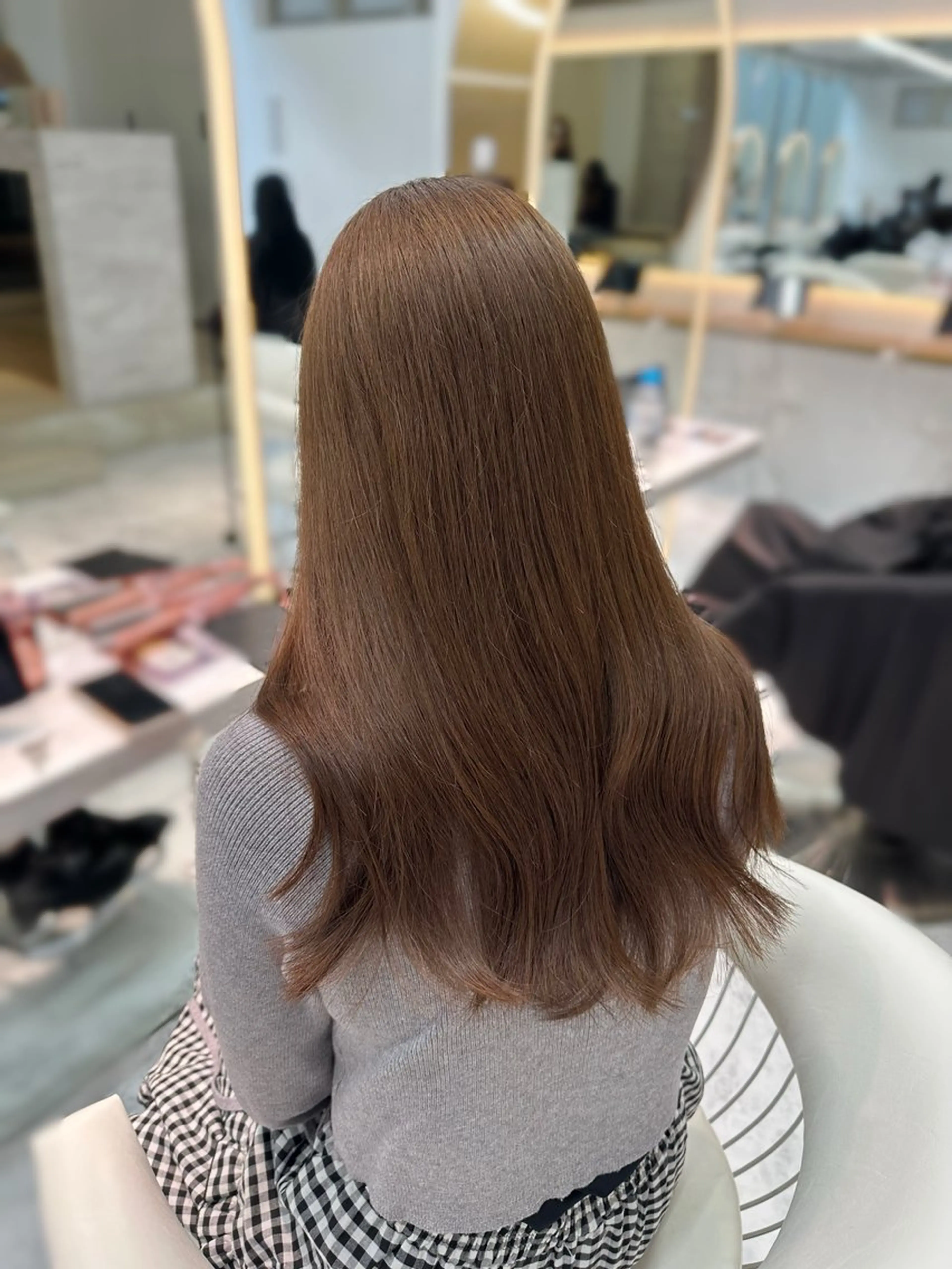 ロング ヘアカラー トリートメント Lond  Emi 艶髪モテヘアのヘアスタイル