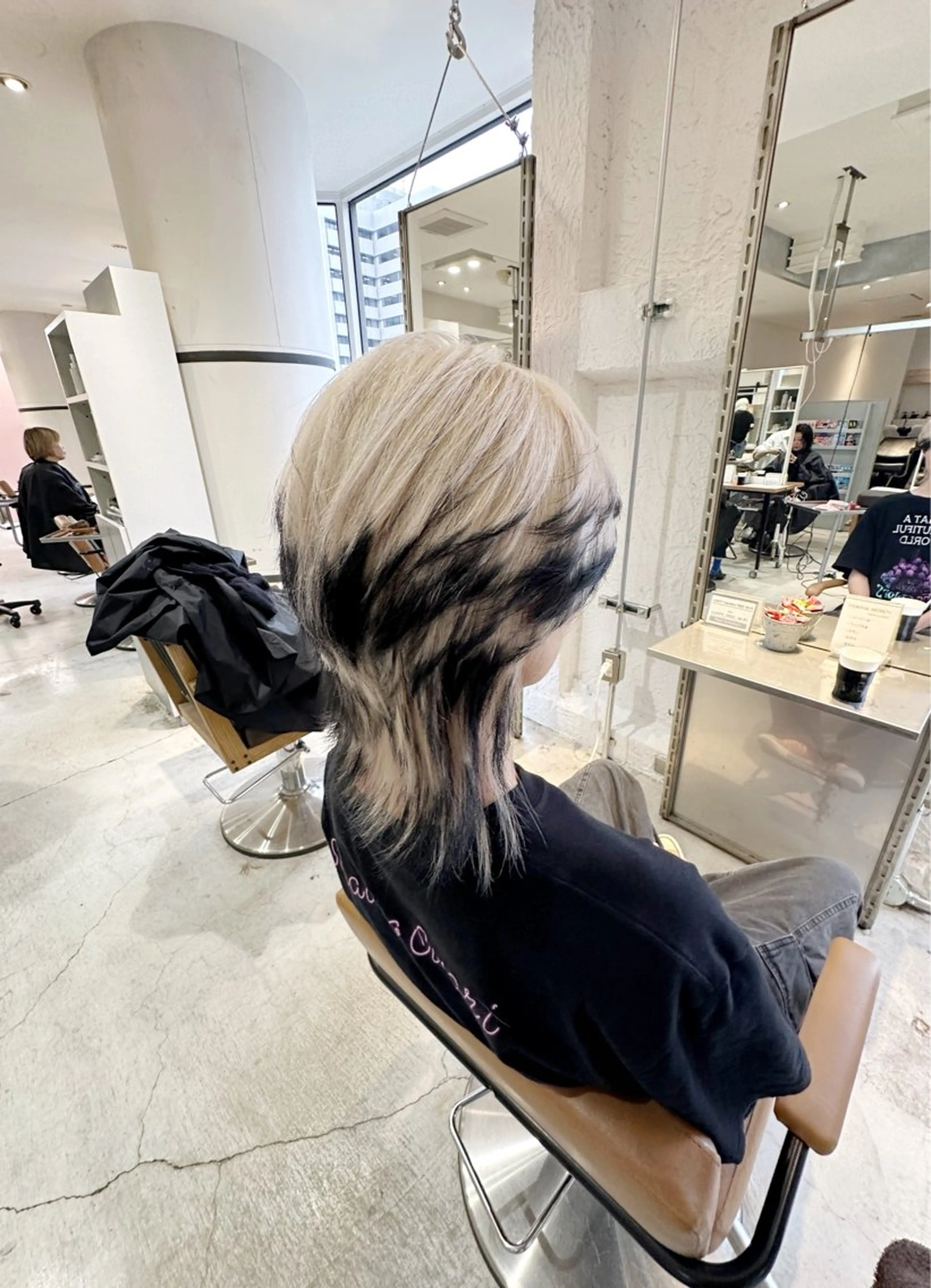 ショート カラー アディクシーカラー ベージュカラー ブリーチ ケアブリーチ 透明感カラー カット ヘアカラー トリートメント レイヤーブリーチ特化 ホワイト専門/岸のヘアスタイル