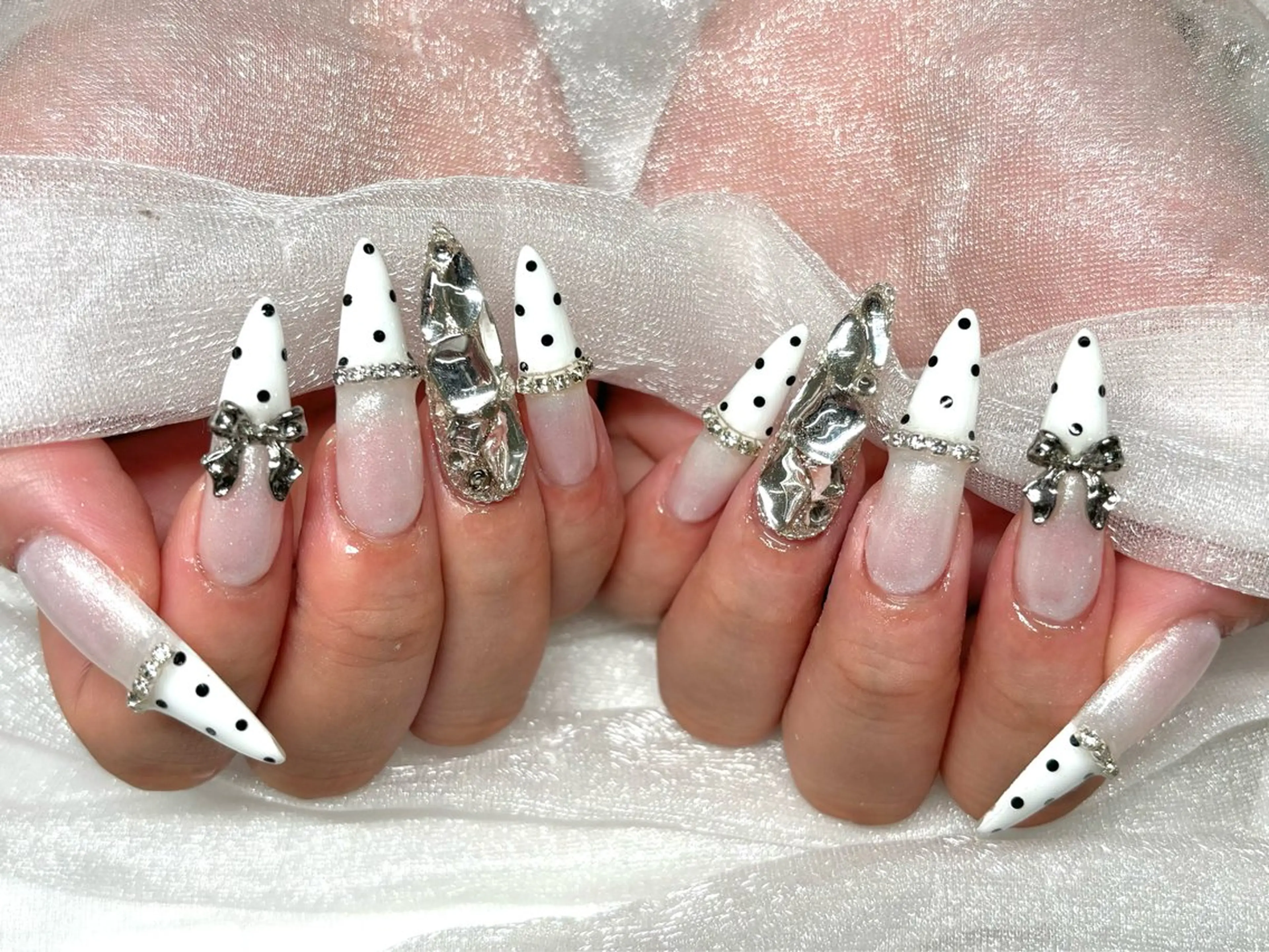 ネイル Roi〈ロワ〉 Akariのネイルデザイン