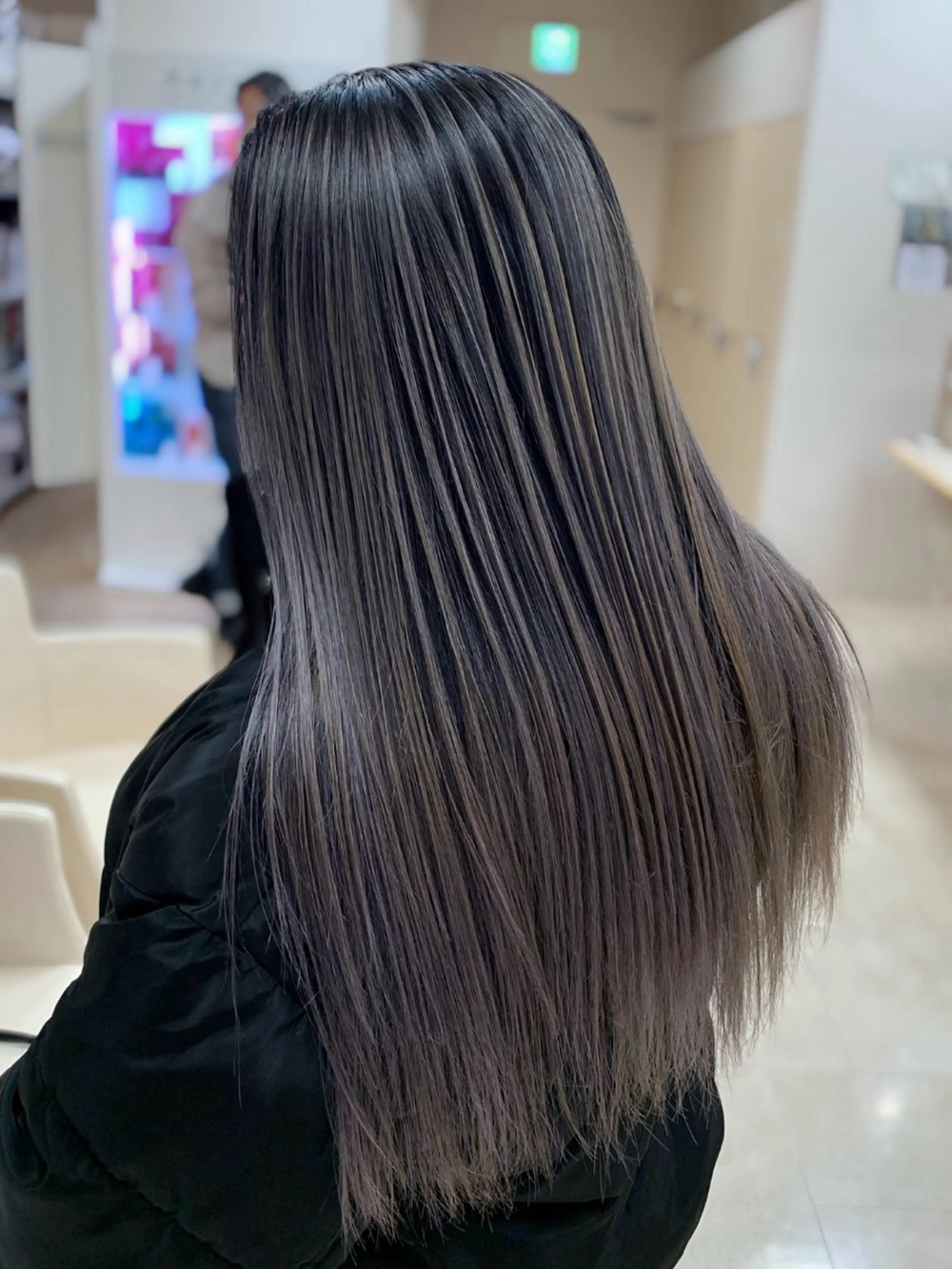 ロング カラー バレイヤージュ ケアカラー 透明感カラー グレージュ ハイライトカラー カット ヘアカラー トリートメント 銀座/ハイライト特化 🌿ブリーチ/片山のヘアスタイル