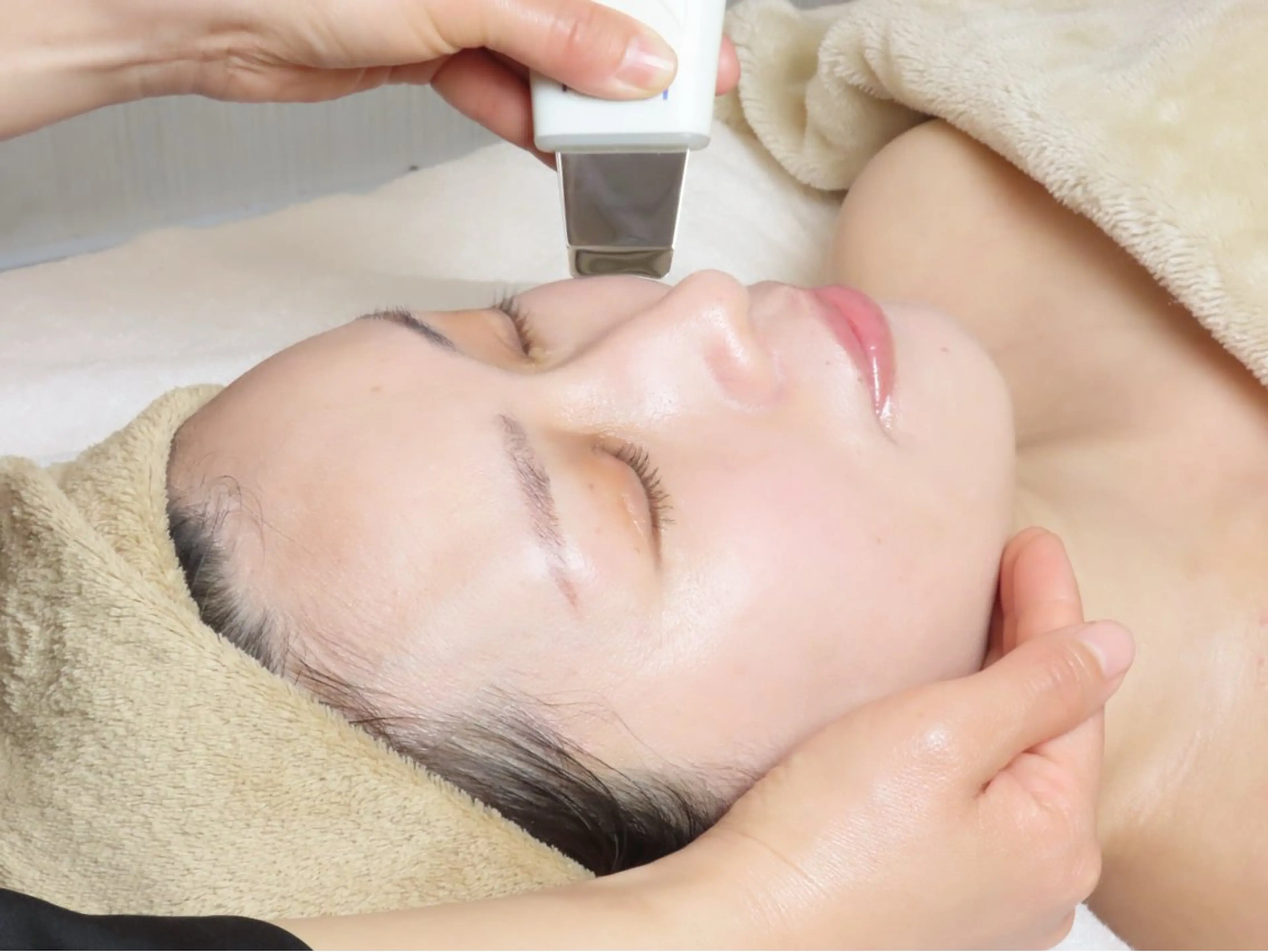 🩷SALE 🩷つるつるとたまご肌☘️毛穴黒ずみ☆1毛穴吸引+角質+小顔コルギ+vc導入 60分の写真