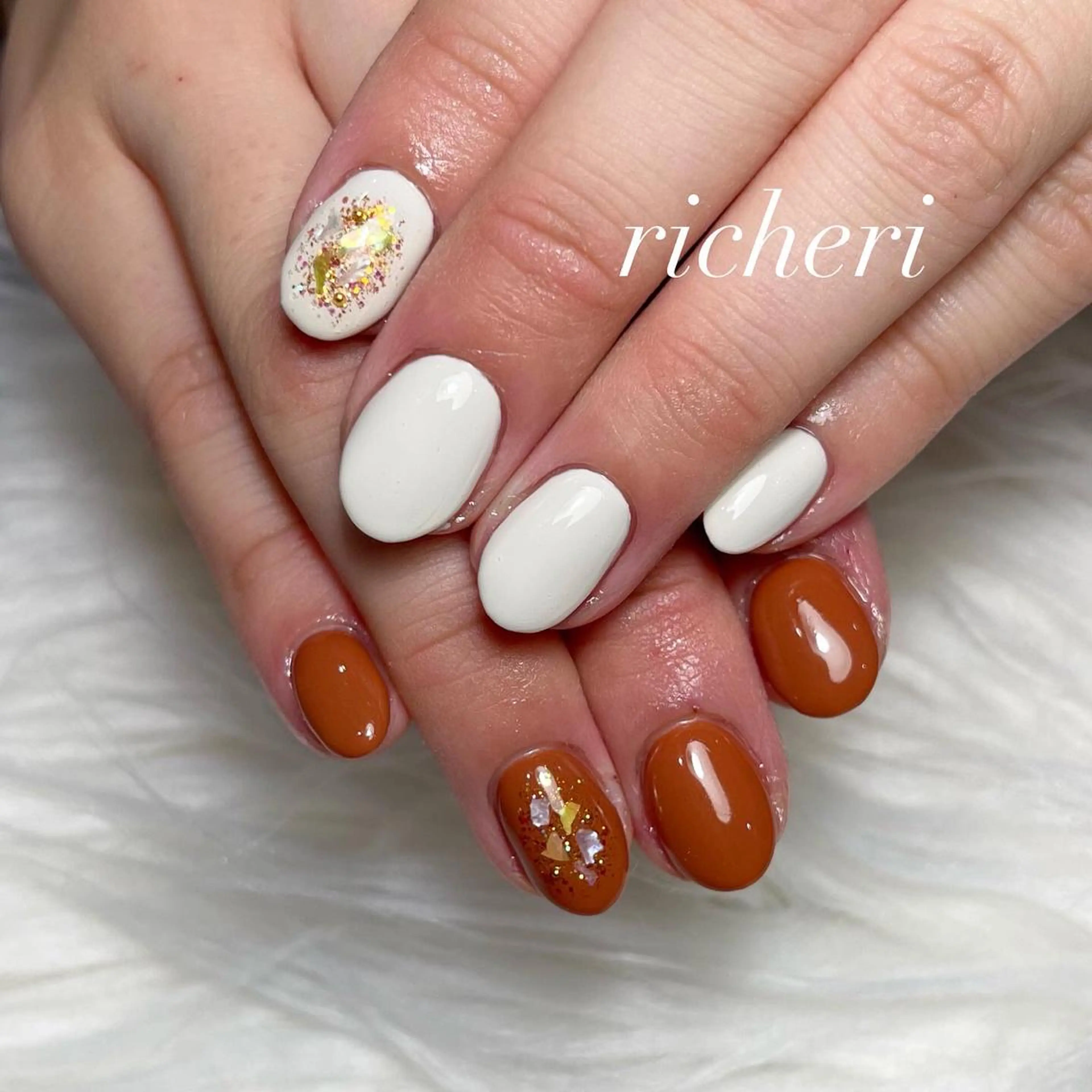 ミディアム ネイル 韓国風ヘア アートネイル ブラウン フレンチネイル ジェルネイル richeri beautyのエステ・リラクイメージ