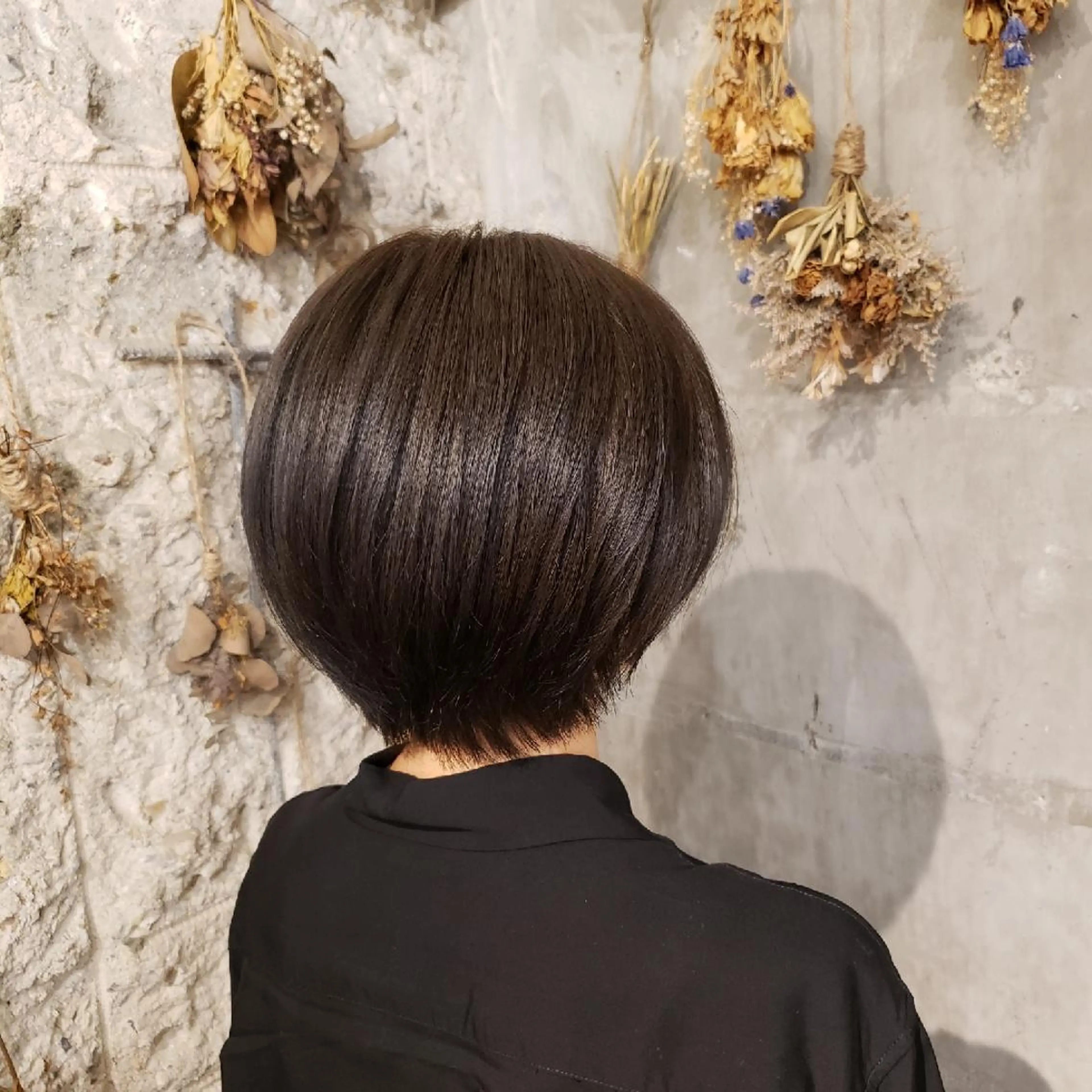 ショート カラー 井尻 柚都歩のヘアスタイル