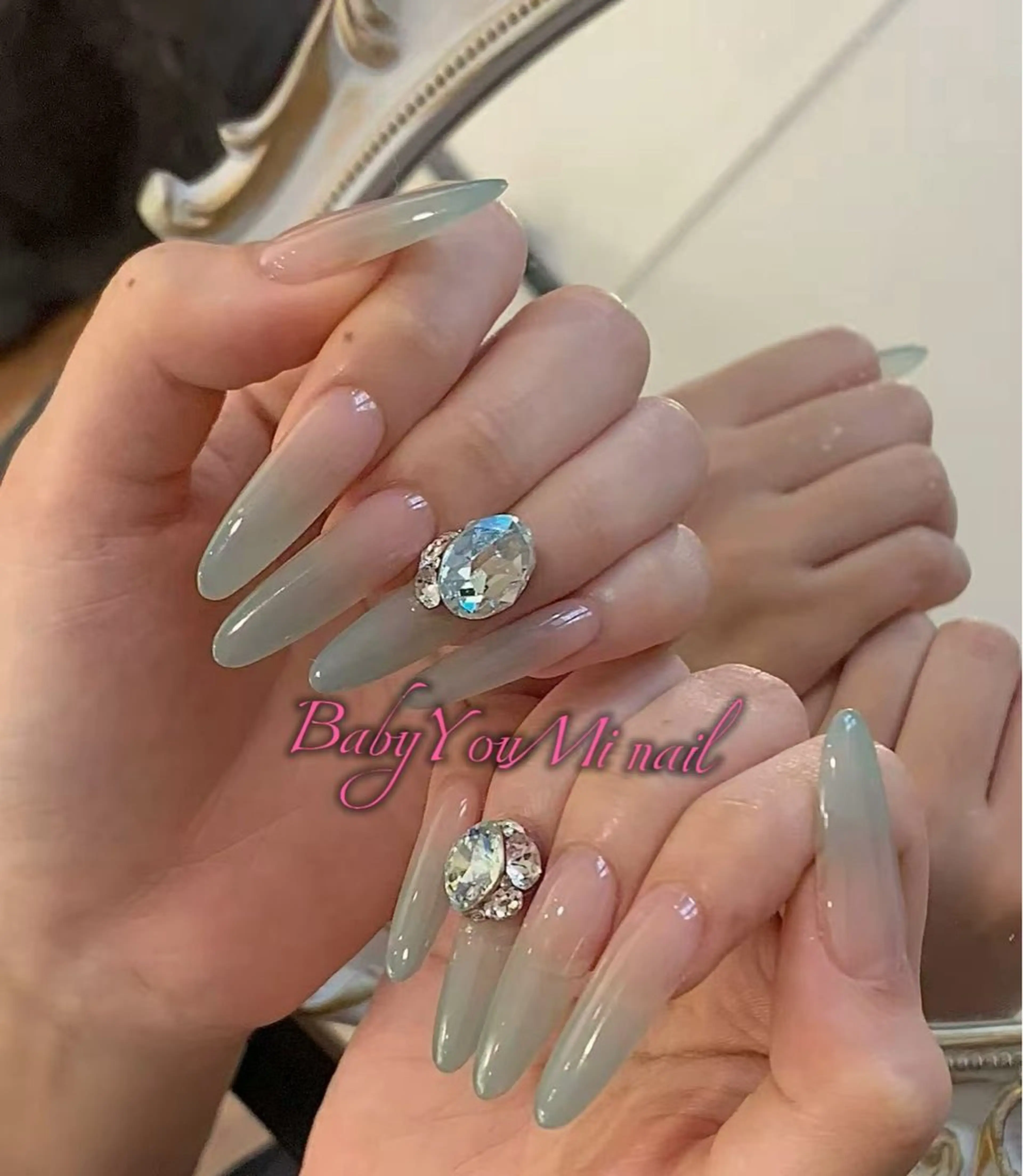 ネイル オーロラネイル フラワーネイル フットネイル フレンチネイル ジェルネイル ハンドネイル ハンドケア BabyYouMi nailのネイルデザイン