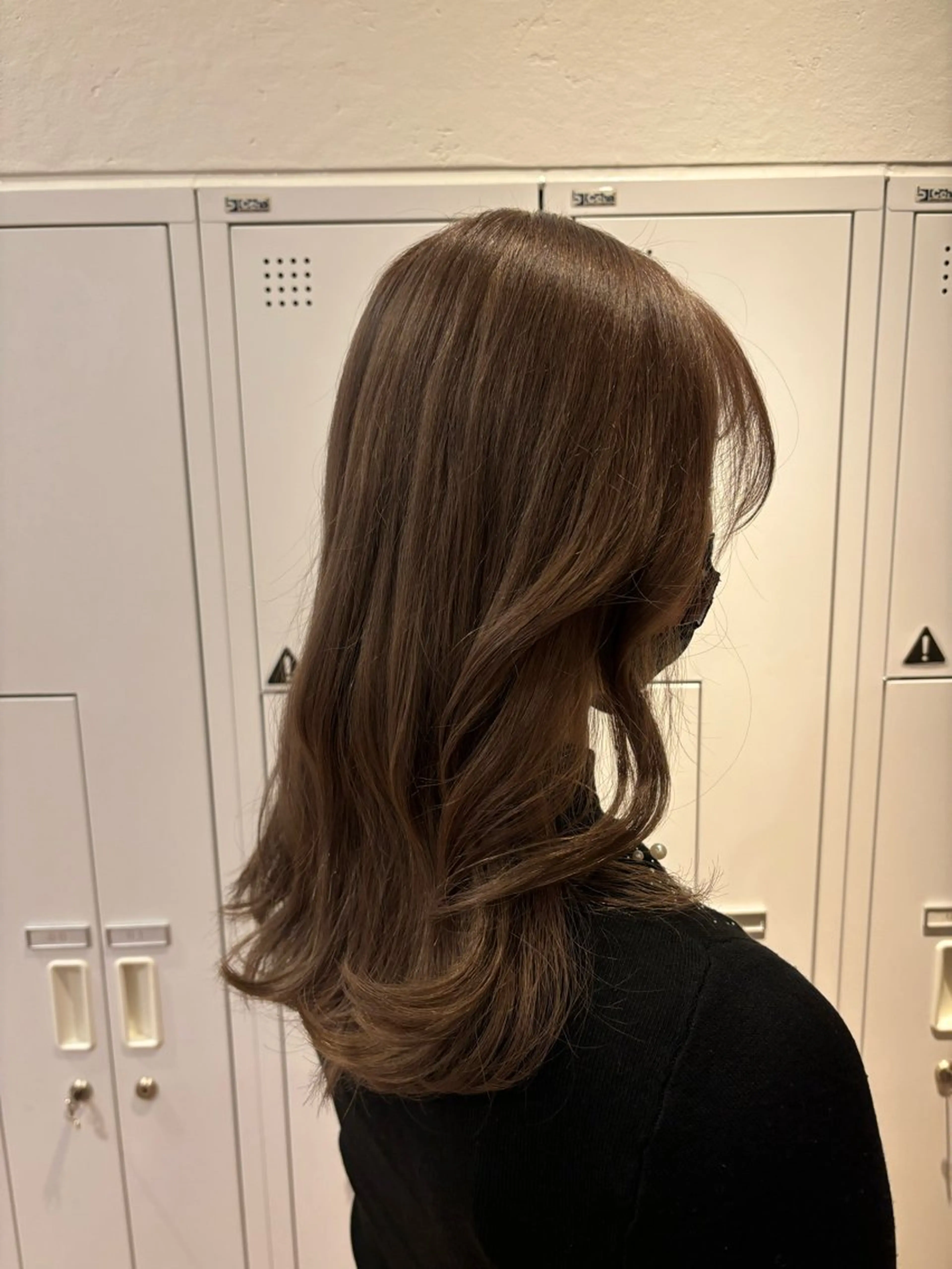 カラー 祝 莉子のヘアスタイル