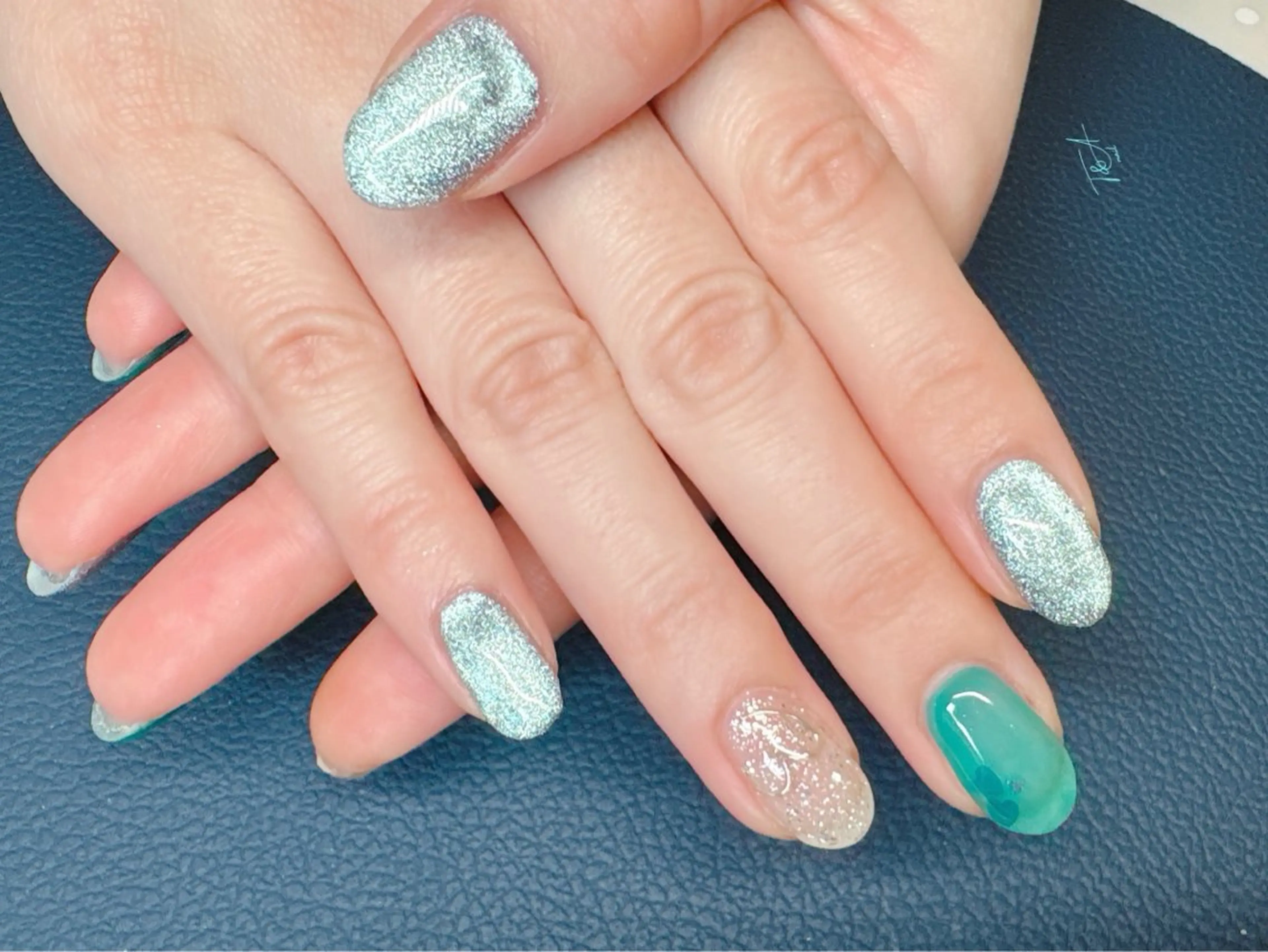 ネイル ブルー ジェルネイル ハート 水色 マグネットネイル ハンドネイル T&A nailのネイルデザイン