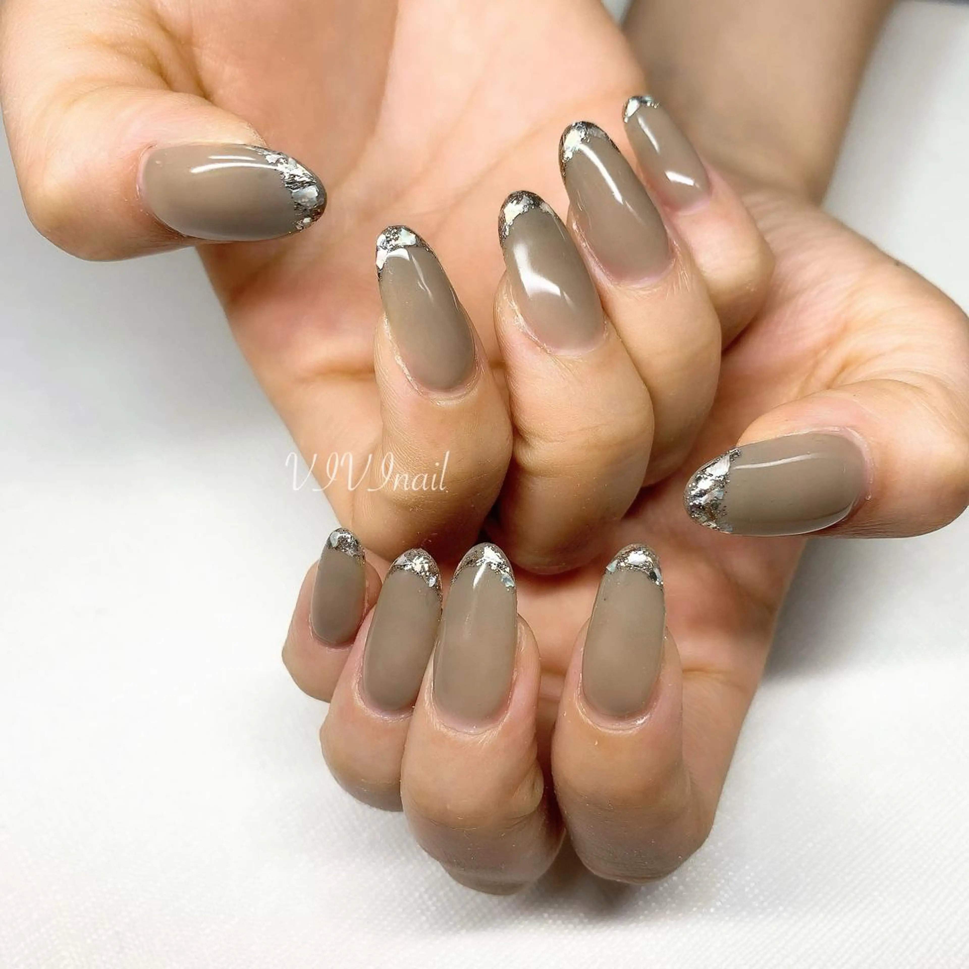 ネイル フレンチネイル ガラスフレンチ ハンドネイル vivi nailのネイルデザイン