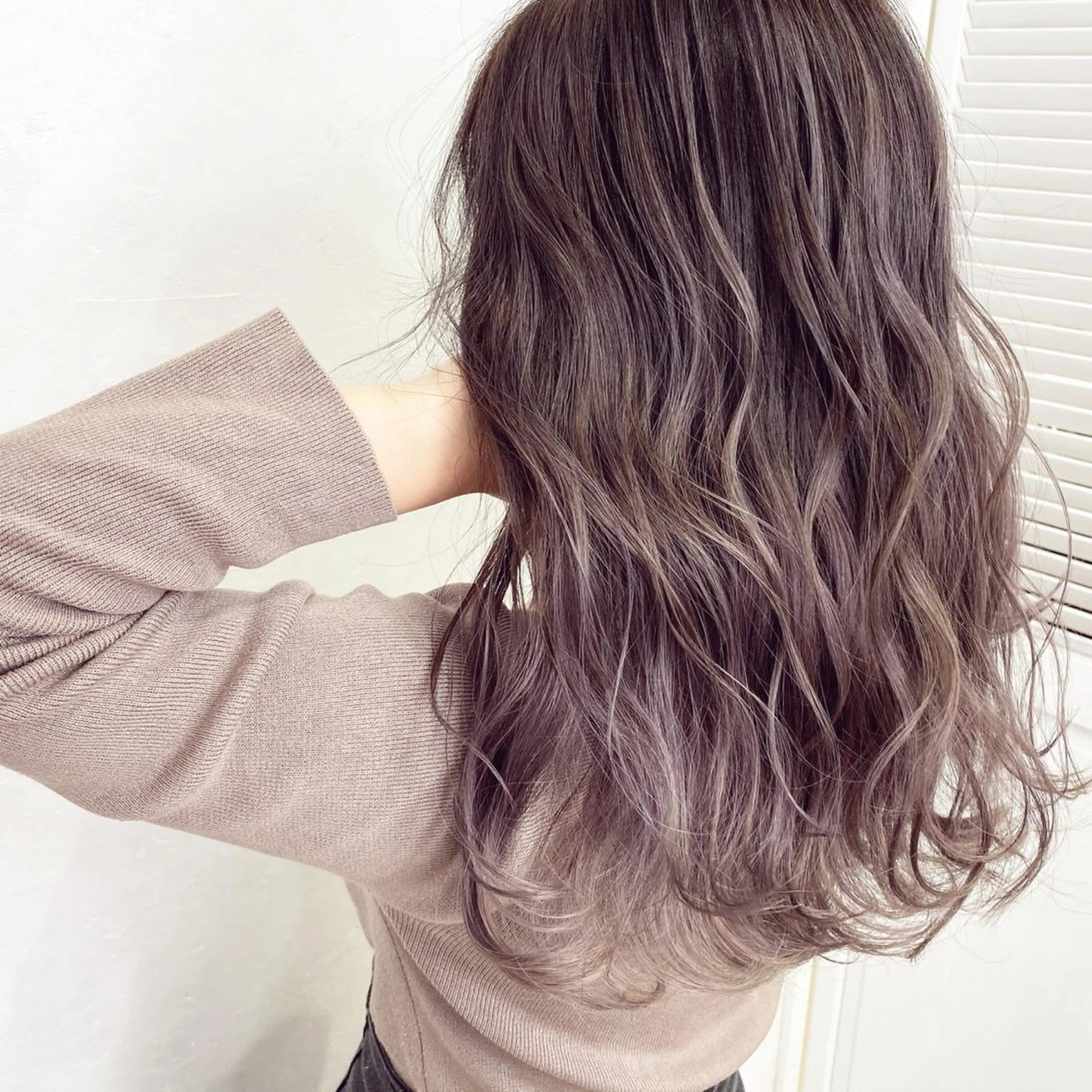 ロング カラー バレイヤージュ ブリーチ レイヤーカット ブリーチカラーレイヤ ーカット🦋annaのヘアスタイル