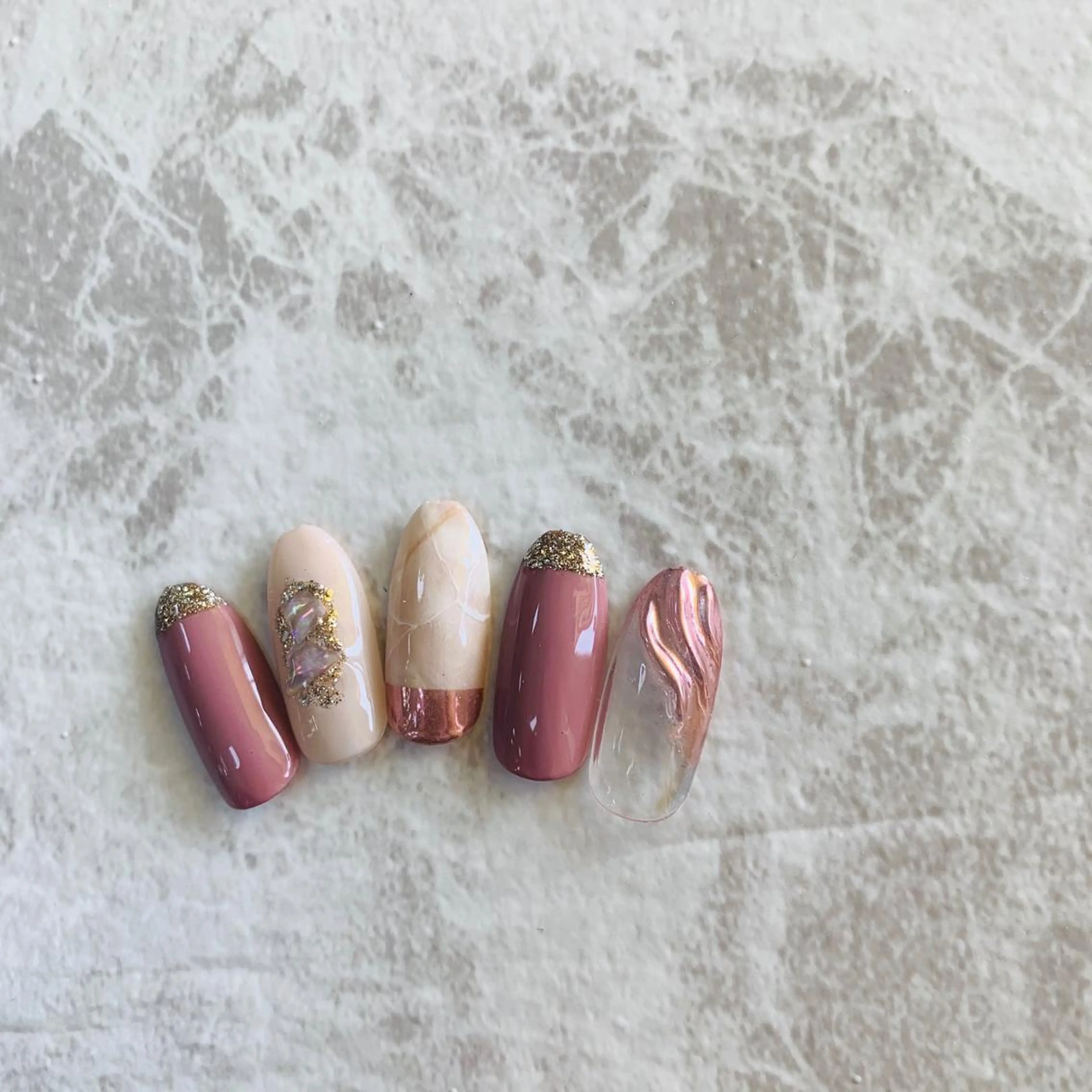 ネイル アートネイル ミラーネイル ニュアンスネイル ピンク Feliz所属・Feliz 楽しいネイルサロンのネイルデザイン