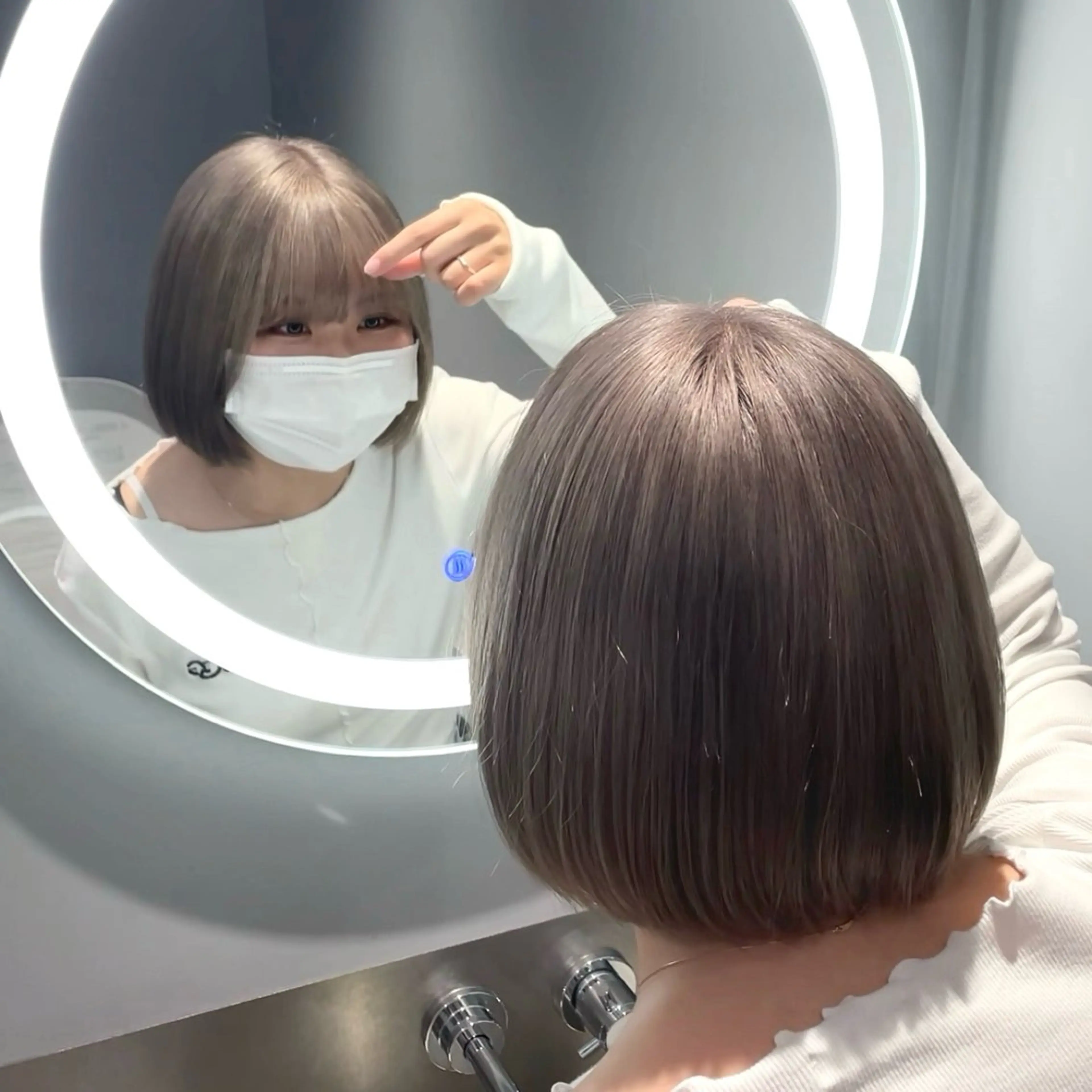 ショート ボブ 菜々🫧新宿 透明感ケアブリーチのヘアスタイル