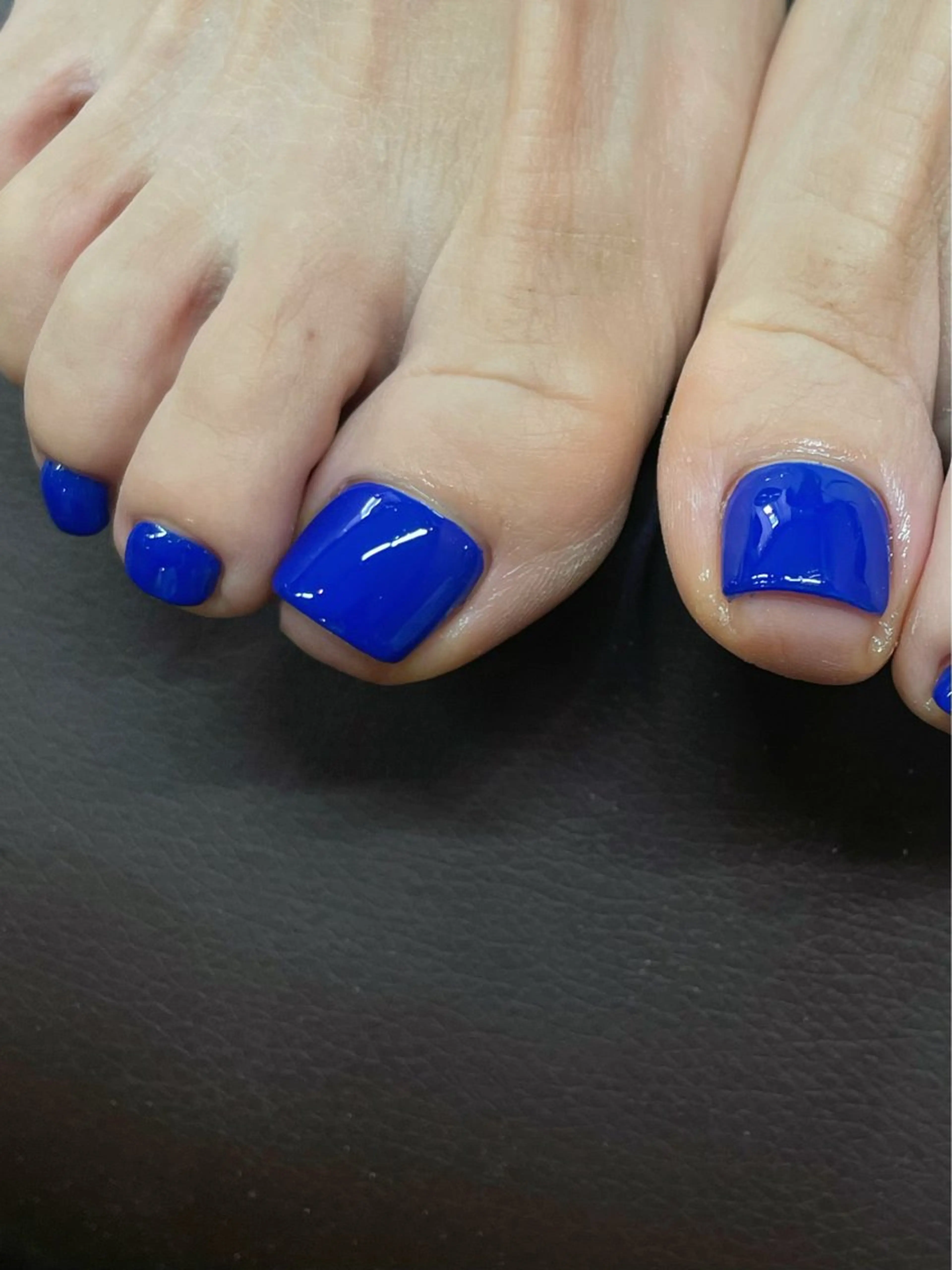 ネイル ブルー ワンカラーネイル フットネイル F room 表参道のネイルデザイン