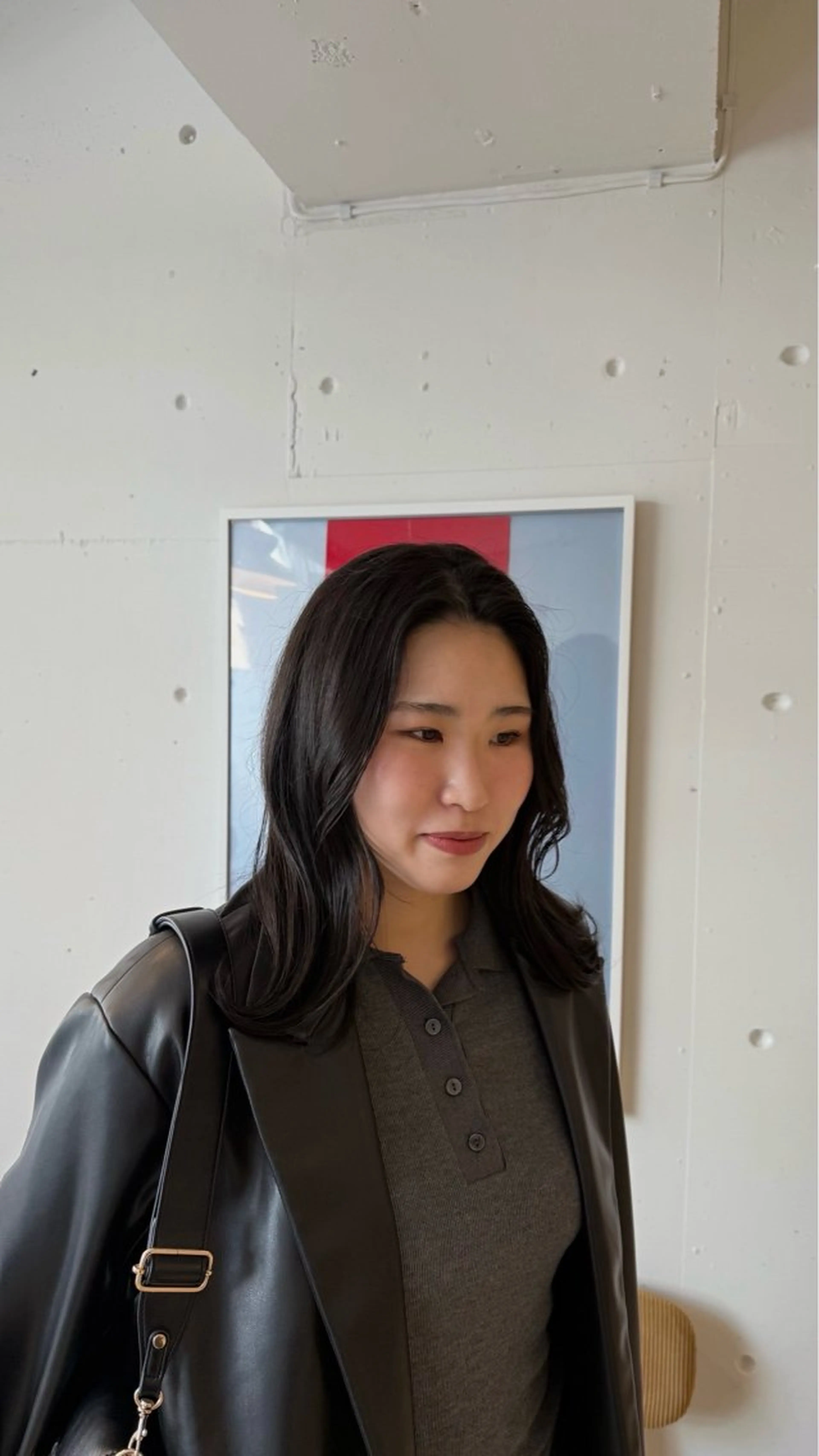 ミディアム アッシュ ヒグチ マユのヘアスタイル