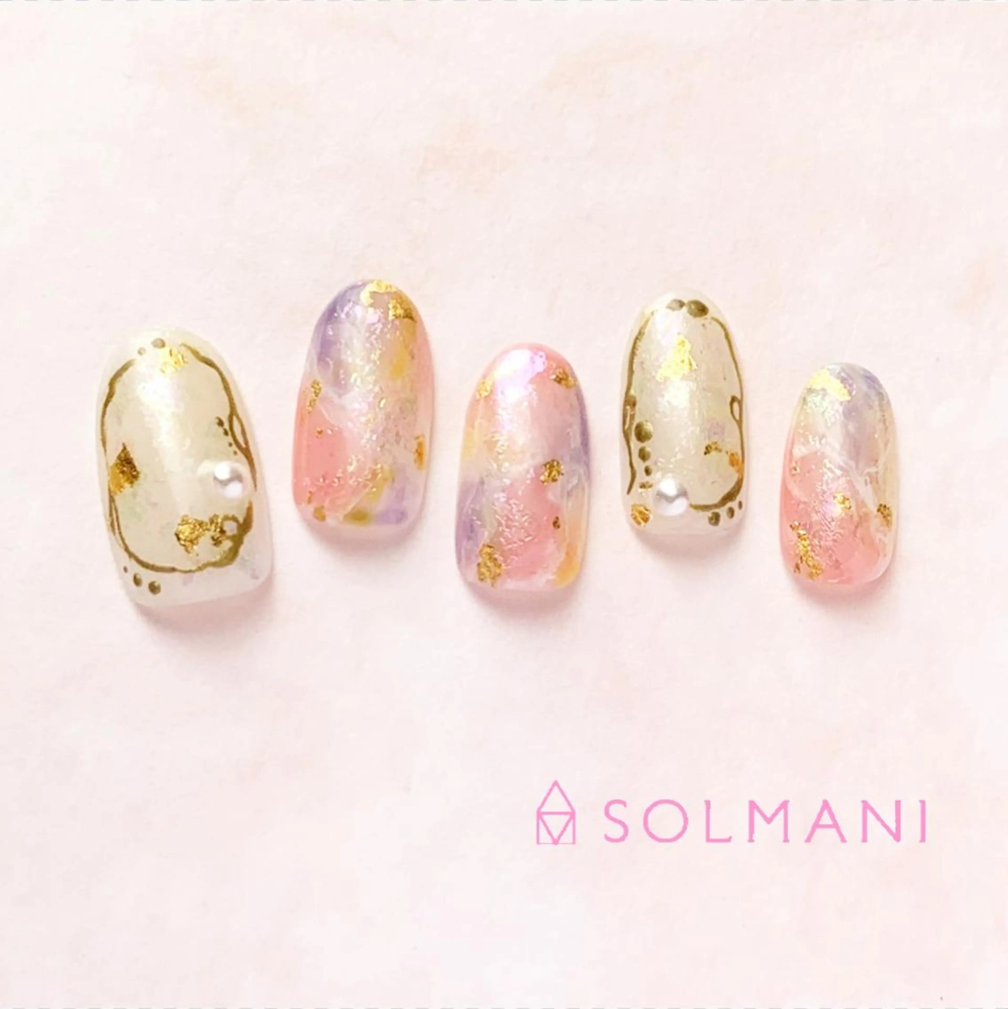 ネイル SOLMANI 予約担当のネイルデザイン