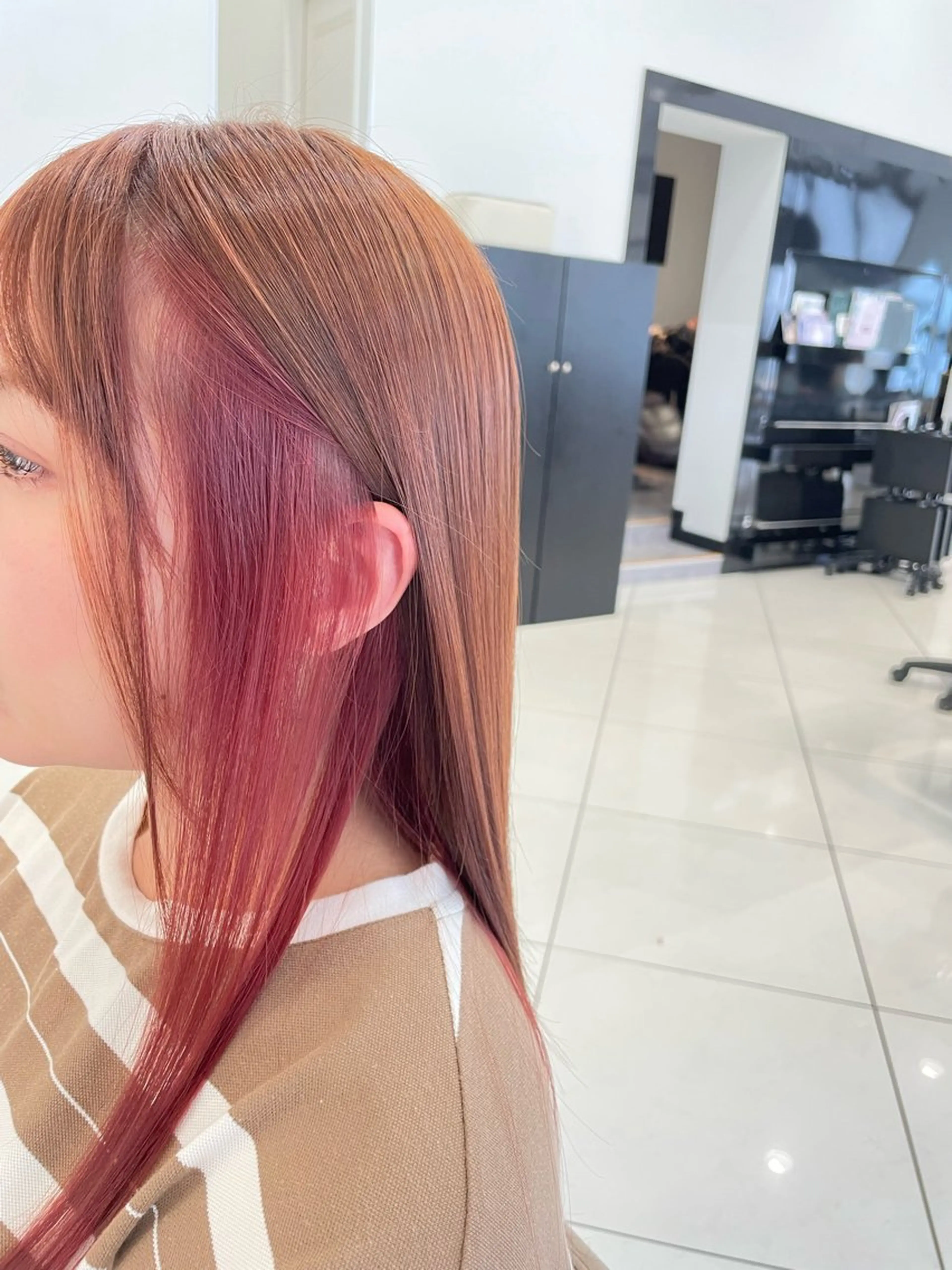カラー 管野 愛奈のヘアスタイル