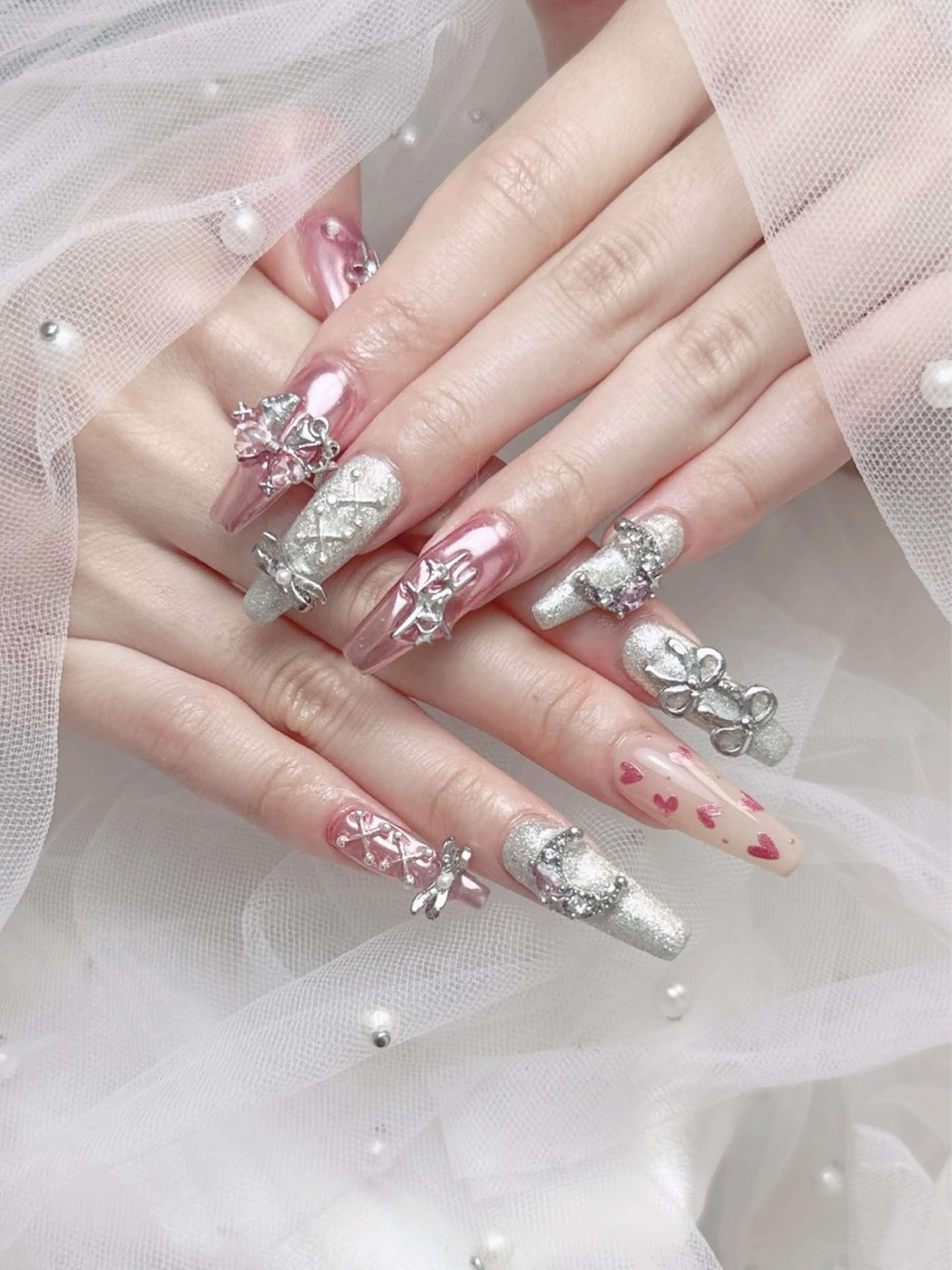 ネイル フレンチネイル ハート 韓国ネイル マグネットネイル マグネットフレンチ ハンドネイル ネイルサロン lotusのネイルデザイン