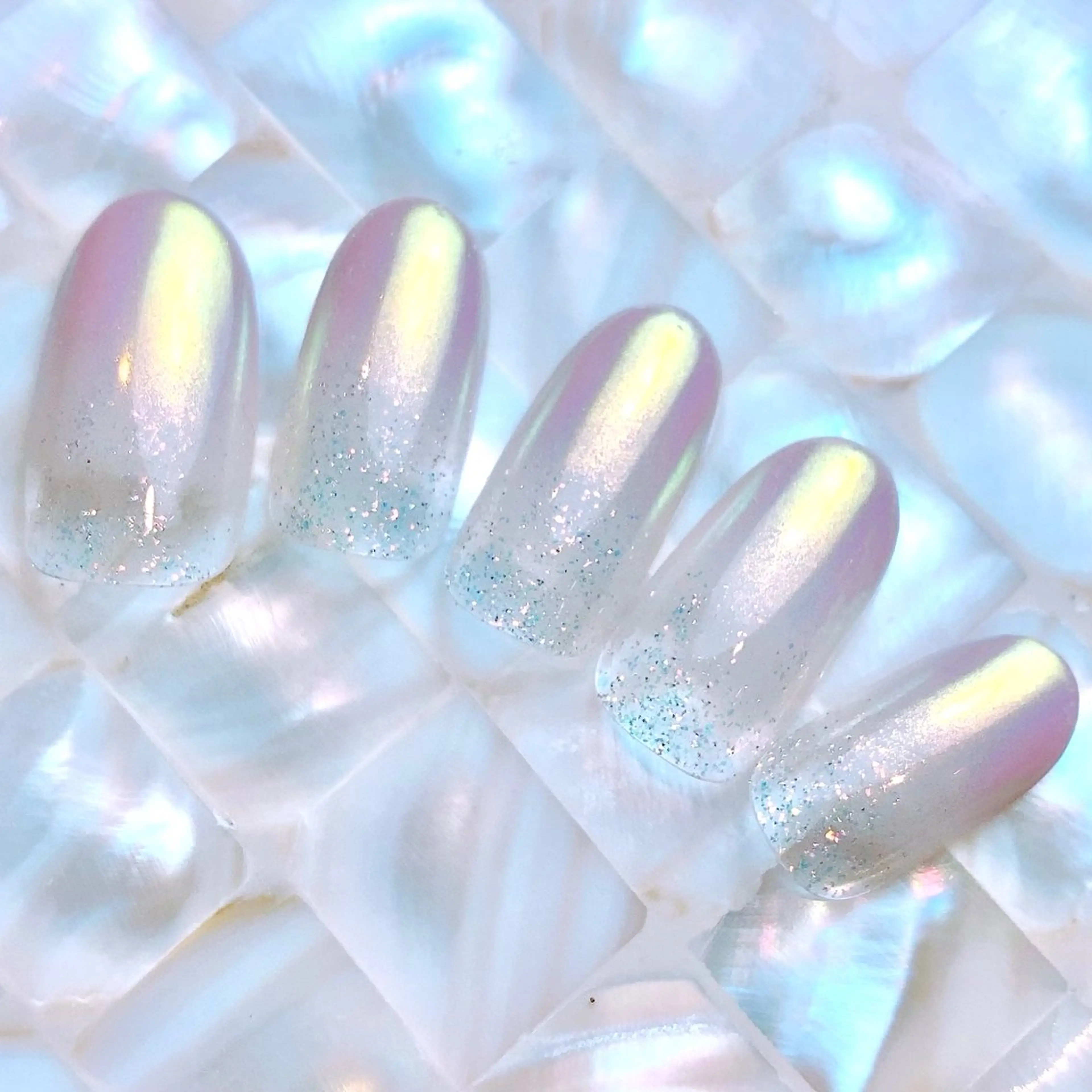 ネイル オーロラネイル クリアネイル ジェルネイル ハードジェル キラキラネイル プライベートサロン Rのネイルデザイン