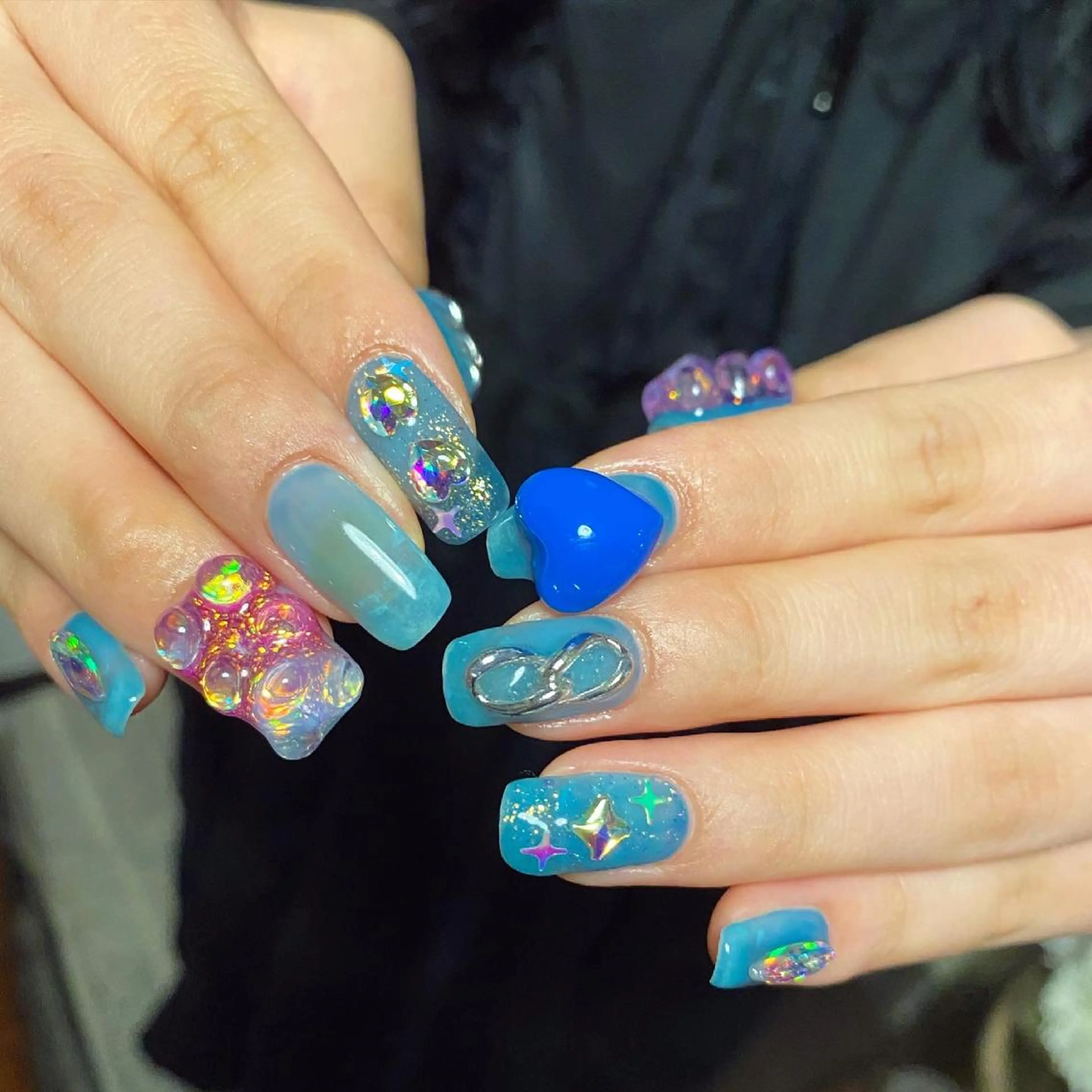 ネイル アートネイル オーロラネイル ブルー グリーン 韓国ネイル To Me Nail所属・🩵 mei🩵のネイルデザイン