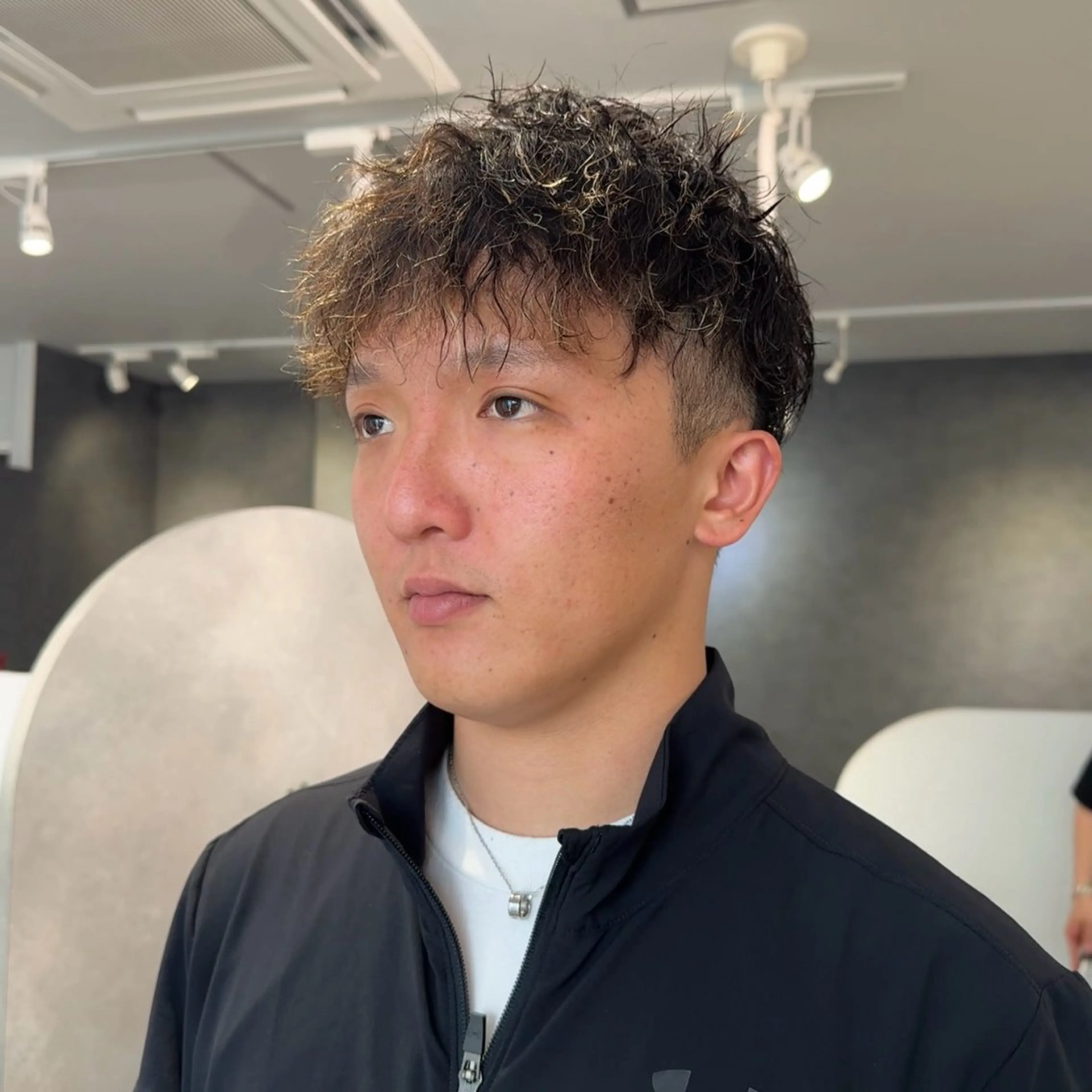 パーマ メンズ メンズブリーチ カット パーマ 吉田 葉音のヘアスタイル