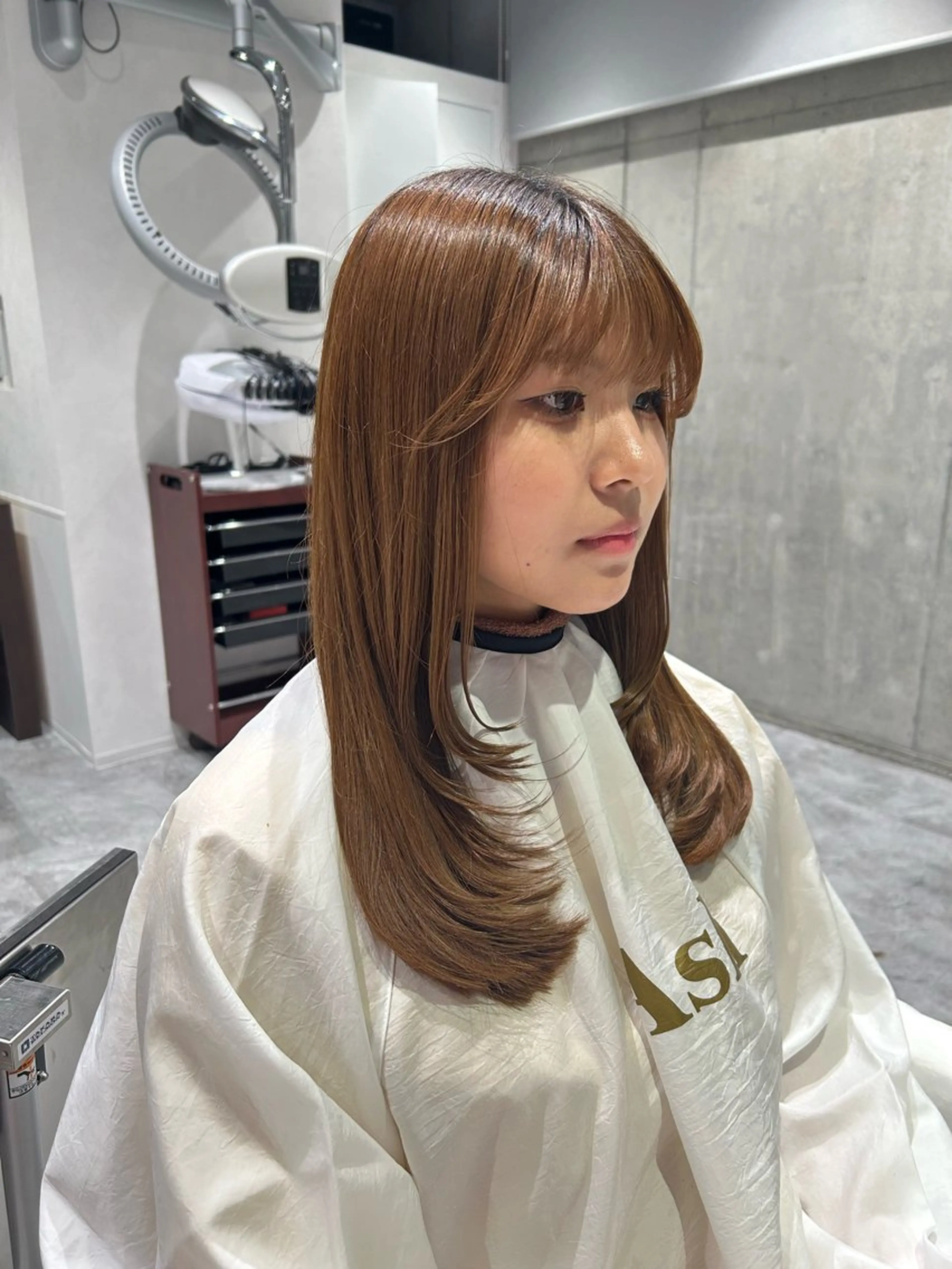 セミロング パーマ/イルミナ カラー 三浦菜々子のヘアスタイル