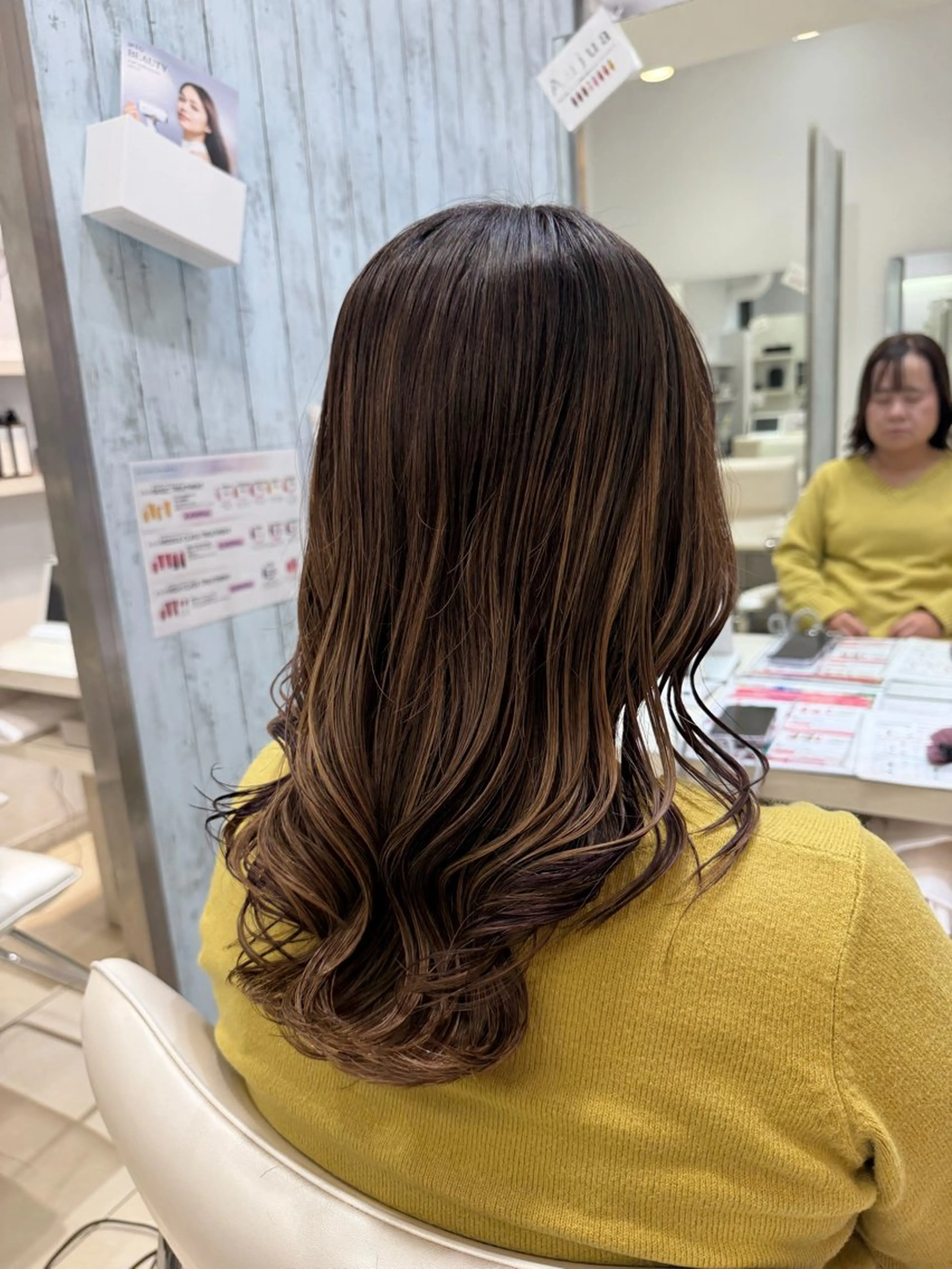 セミロング カラー ハイライトカラー ハイライト ヘアカラー トリートメント 🤎ベージュカラー/ 髪質改善/山岸🤎のヘアスタイル