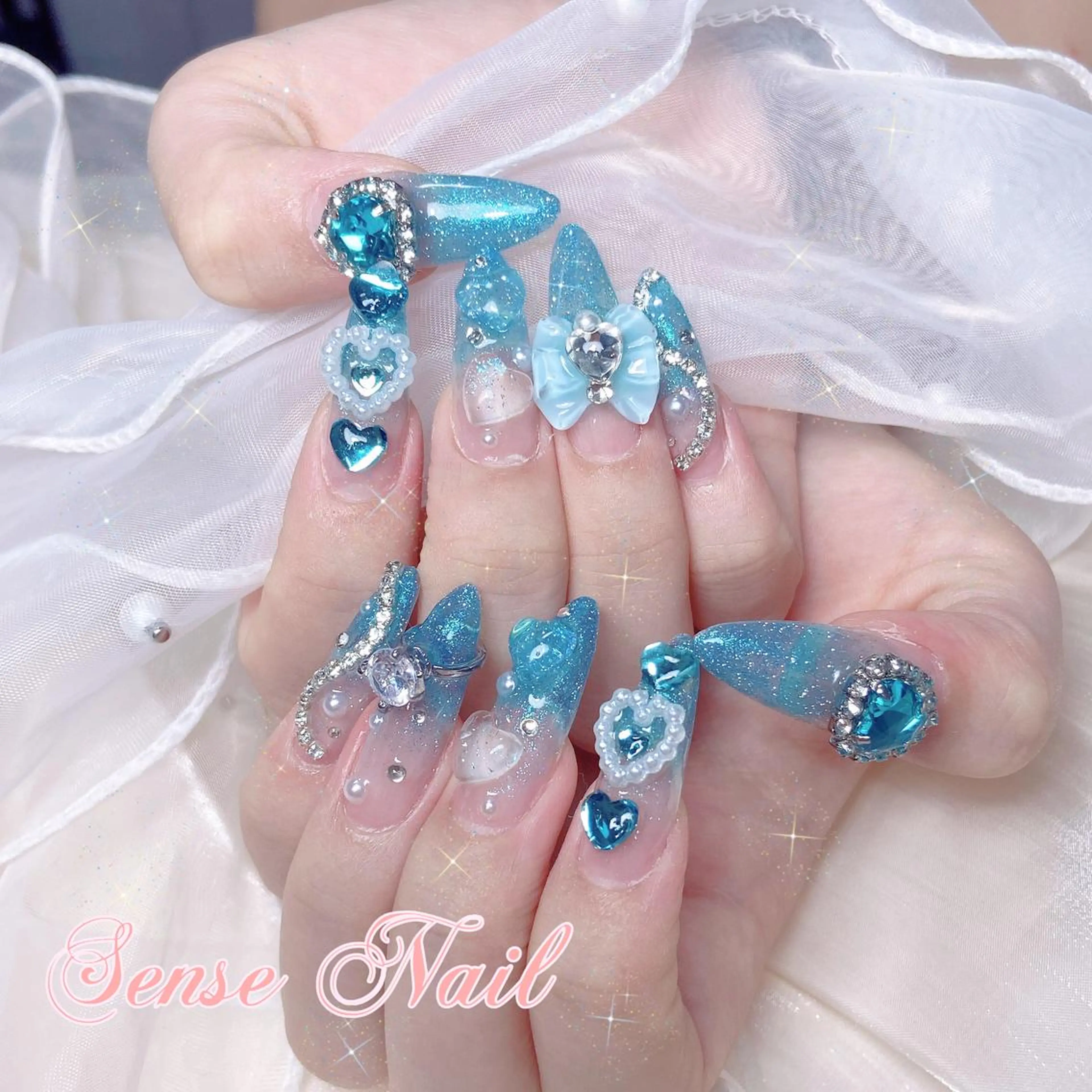 ネイル ハンドネイル ハンドケア Kurieitibu 🍬Byu~tīのネイルデザイン