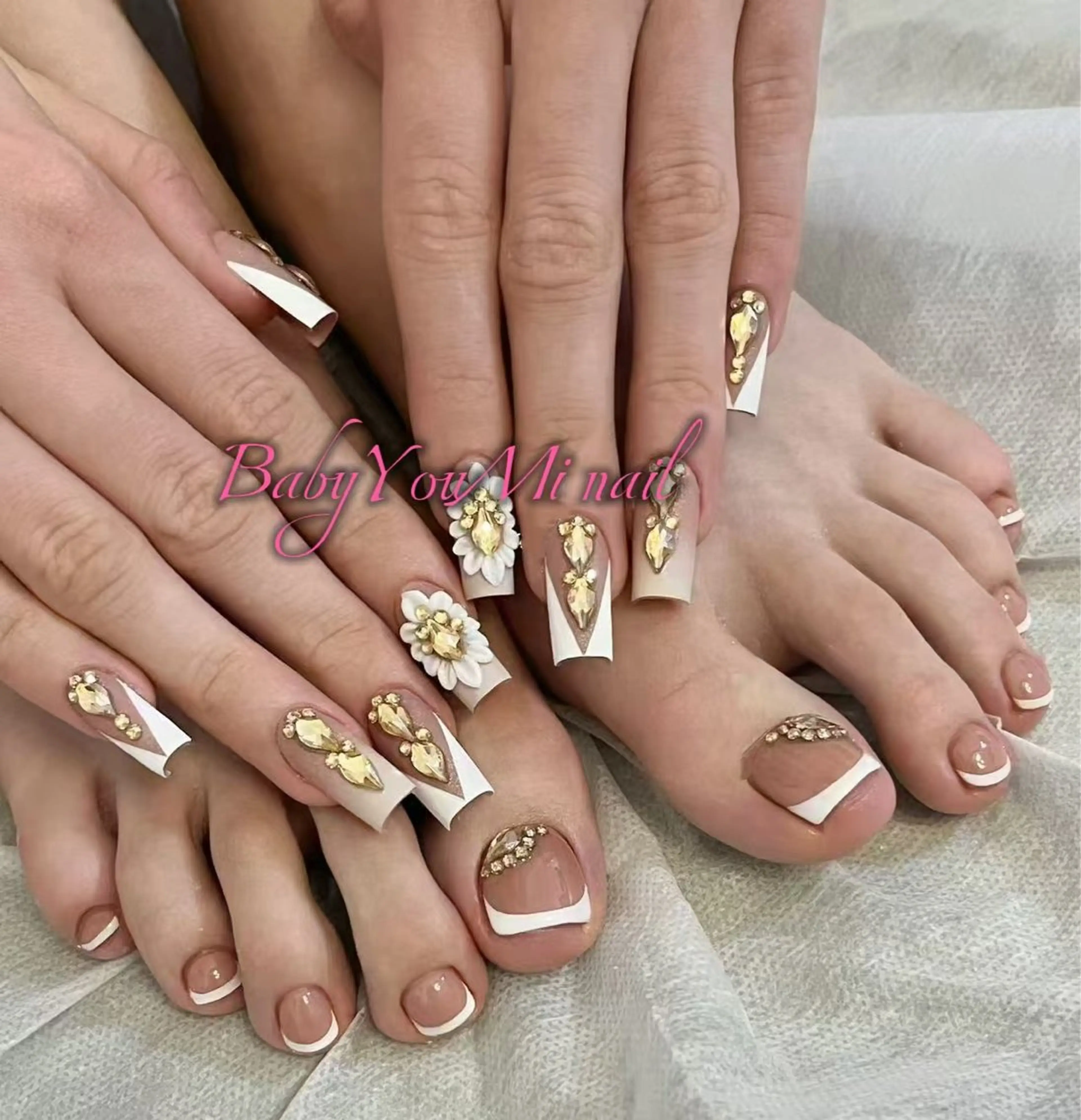 ネイル オーロラネイル フラワーネイル フットネイル フレンチネイル ジェルネイル フットネイル BabyYouMi ねねのネイルデザイン