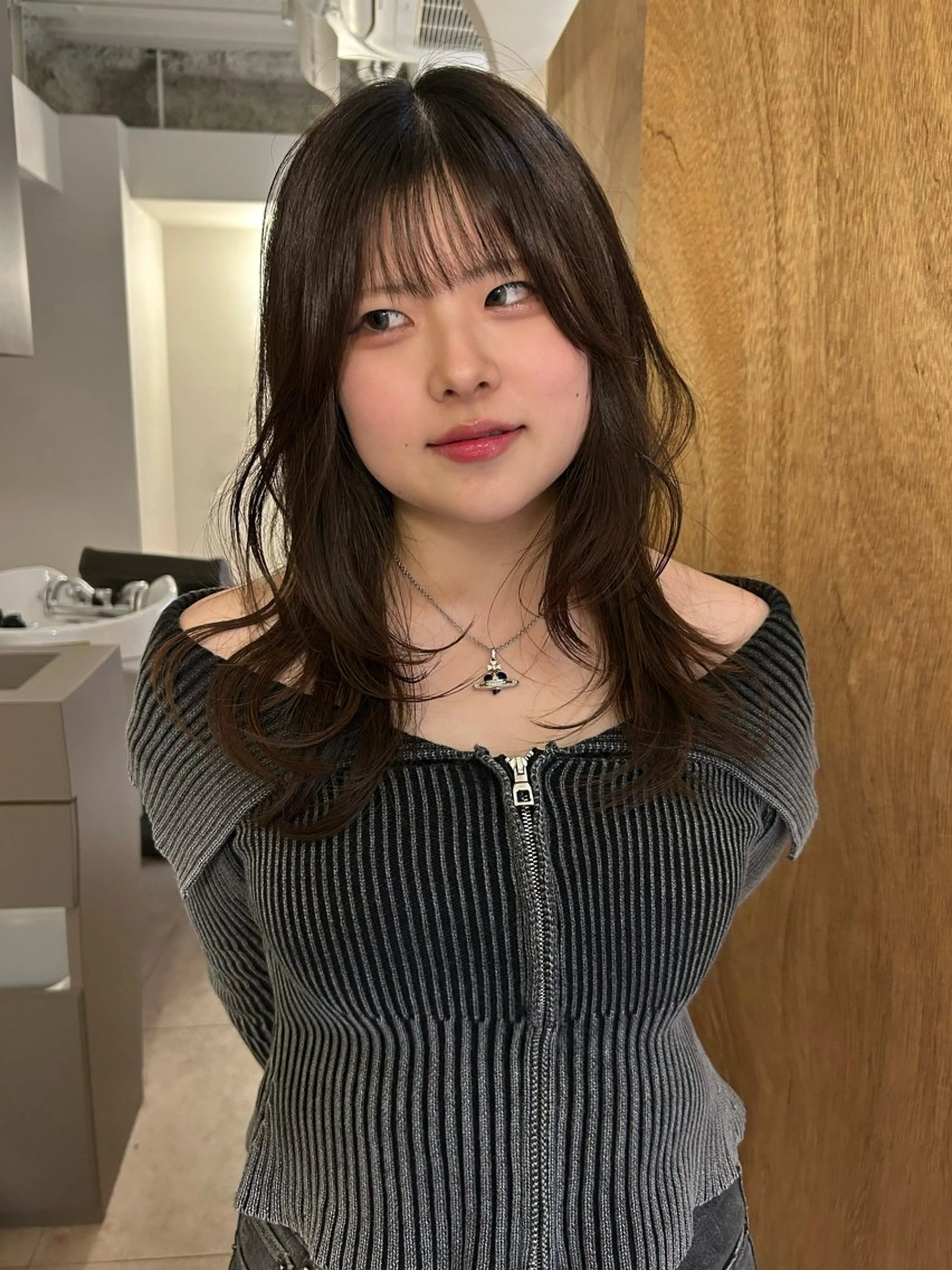 ロング レイヤーカット 上田 恋菜のヘアスタイル