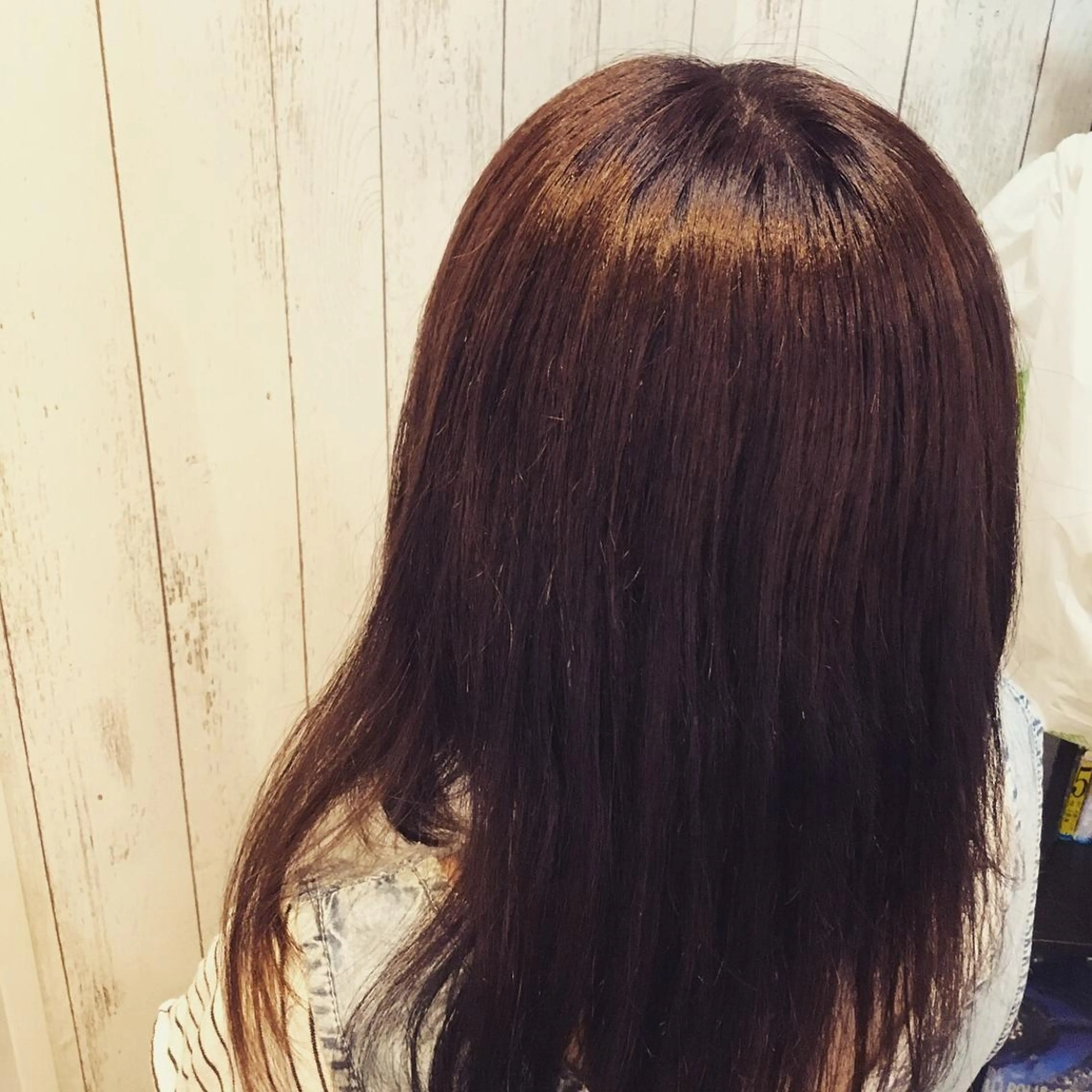 セミロング カラー embrace エンブレイスのヘアスタイル