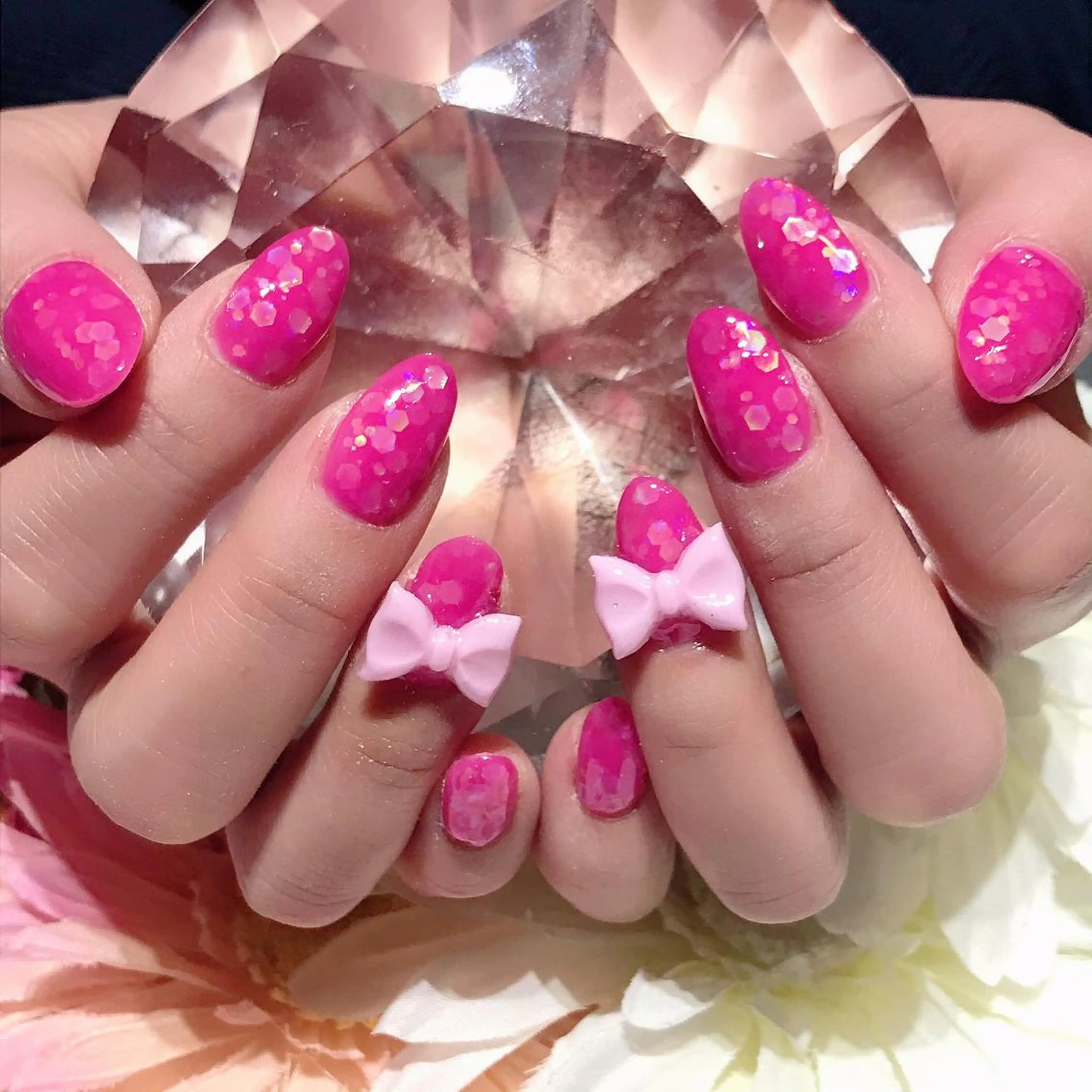 ネイル ジェルネイル ホログラムネイル リボン YUN 💅のネイルデザイン