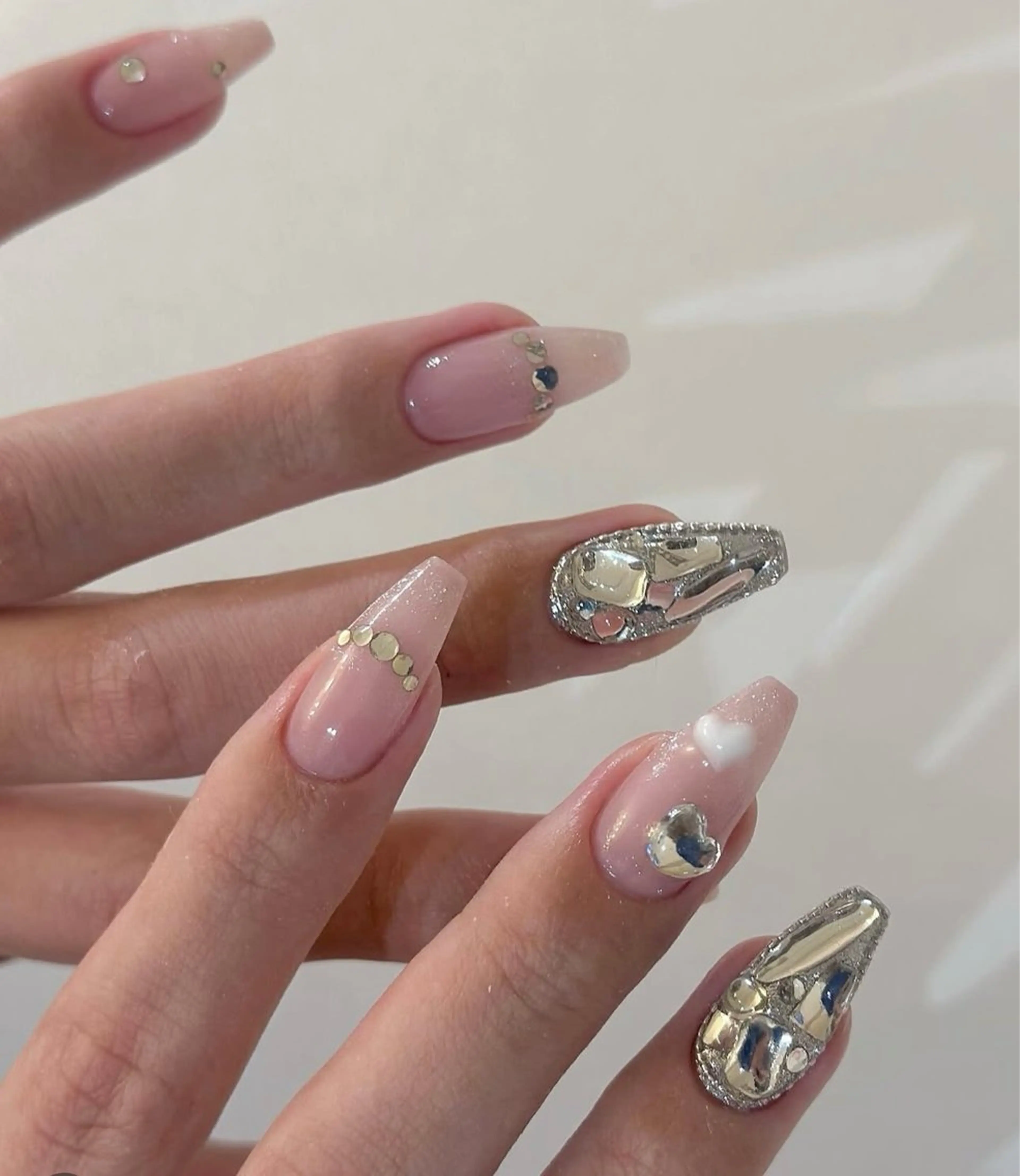 ネイル グラデーション キラキラネイル ワンカラーネイル 冬ネイル Jenn Nail Salonのネイルデザイン