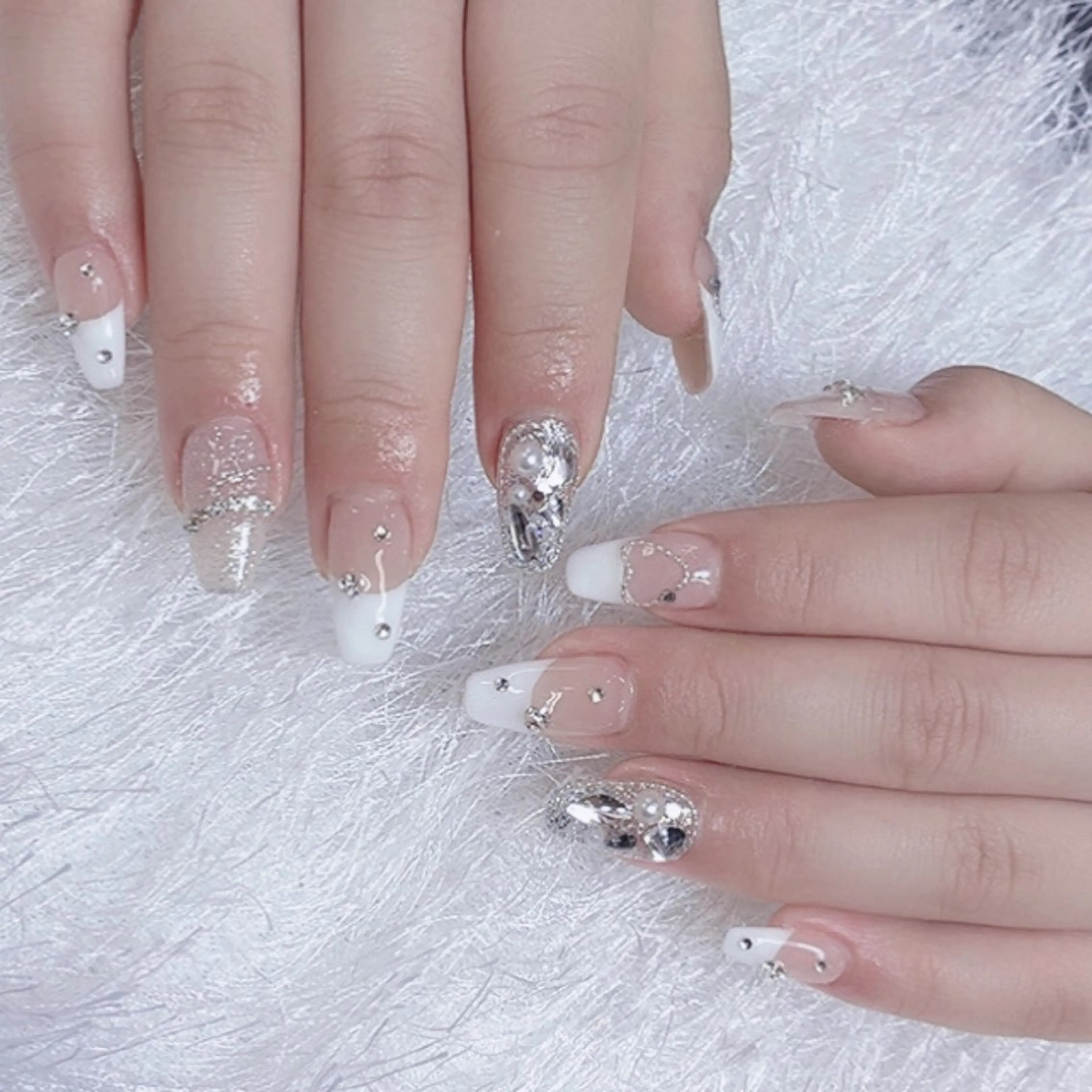 ネイル ハンドネイル 佐藤 依娜のネイルデザイン