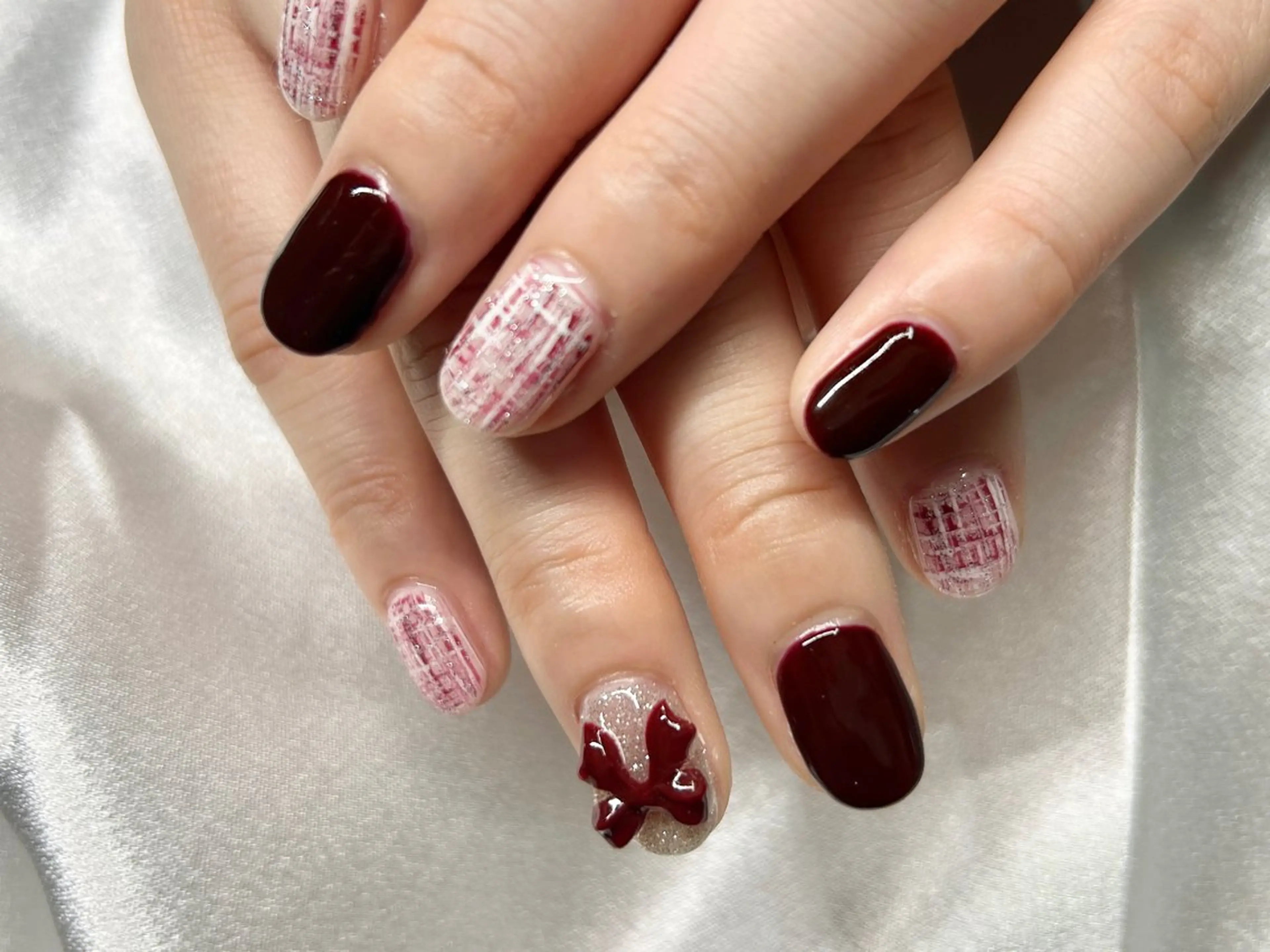 ネイル ボルドー リボン ツイードネイル ハンドネイル Forca total studio所属・Forca Airaのネイルデザイン
