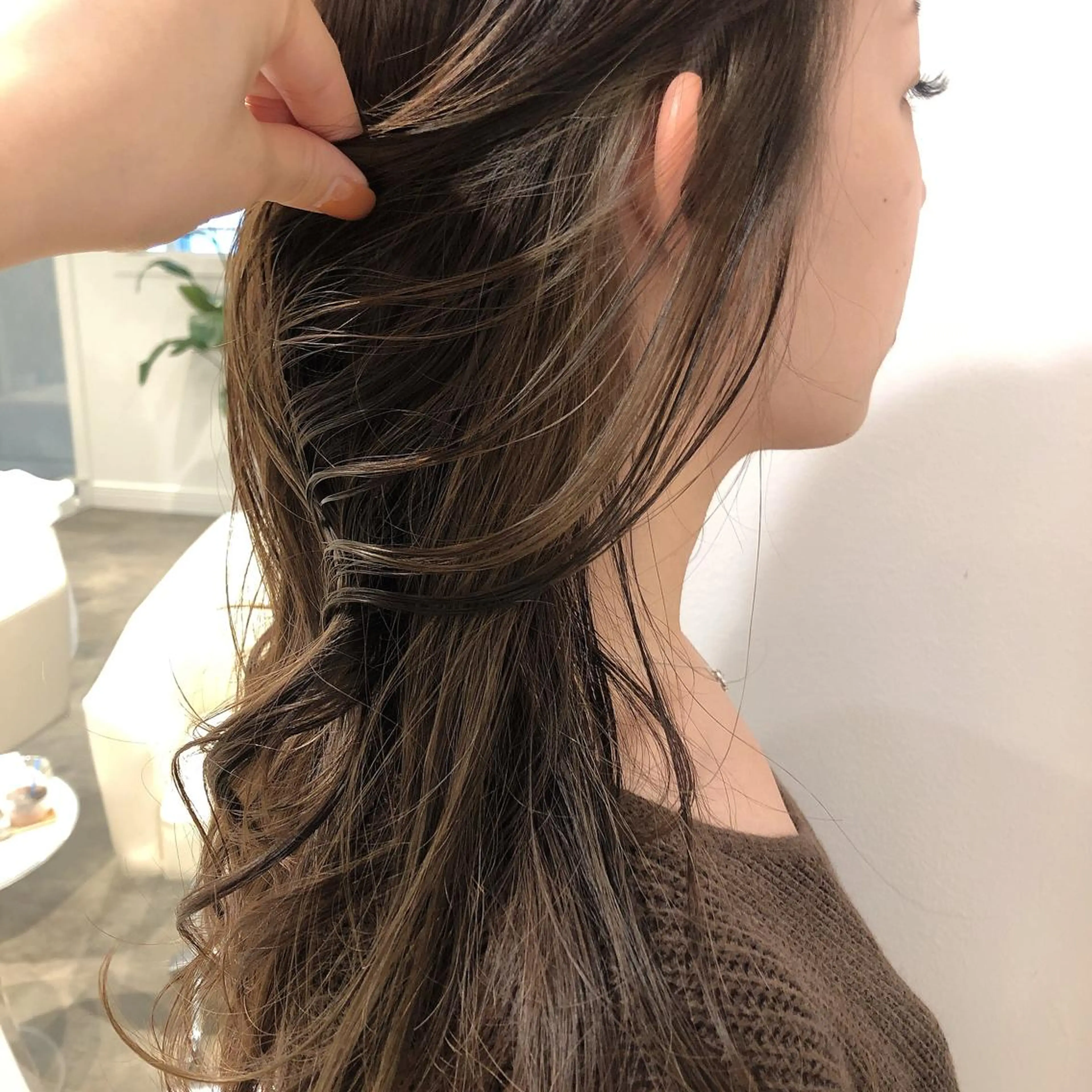 ミディアム カラー イヤリングカラー SHEARA BY CARE所属・. AYUKAのヘアスタイル