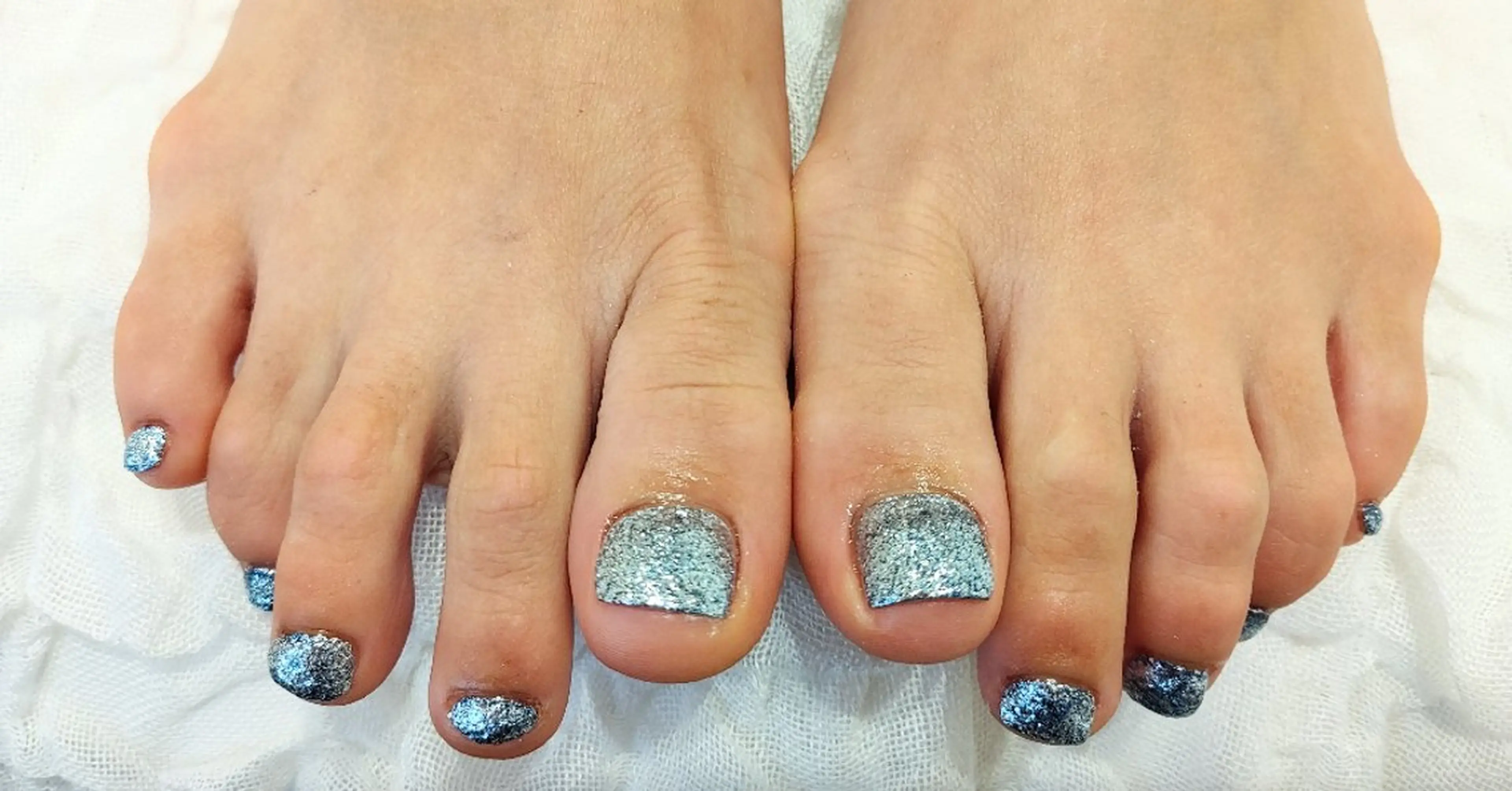 ネイル ラメ(グリッター) フットネイル La Luna アヤカのネイルデザイン