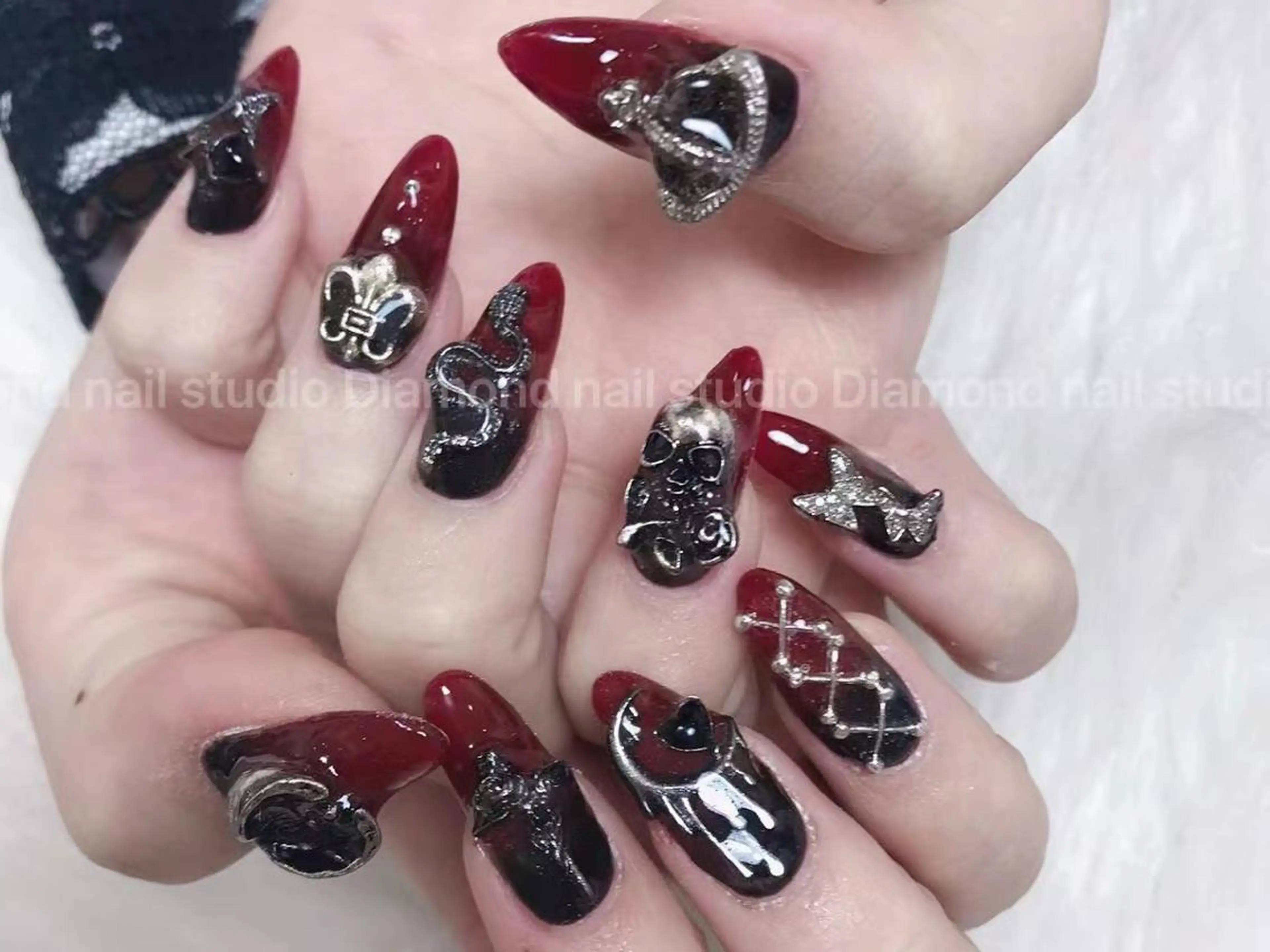 12月⭐️オフ無料⭐️★スカルプ画像持ち込み　ゴージャス10本やり放題¥19980→¥16980の写真