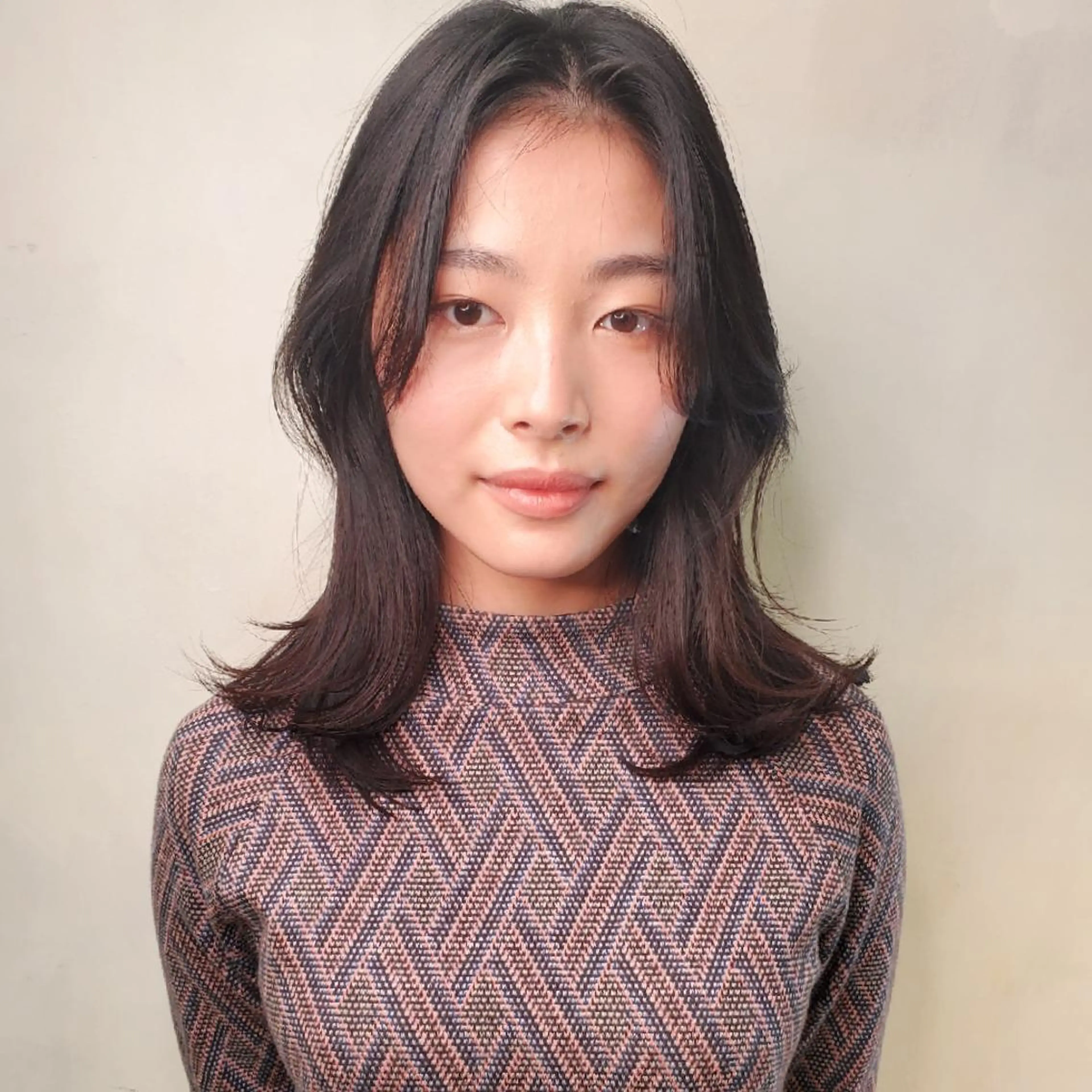 ミディアム レイヤーカット 韓国レイヤー　 suzuのヘアスタイル