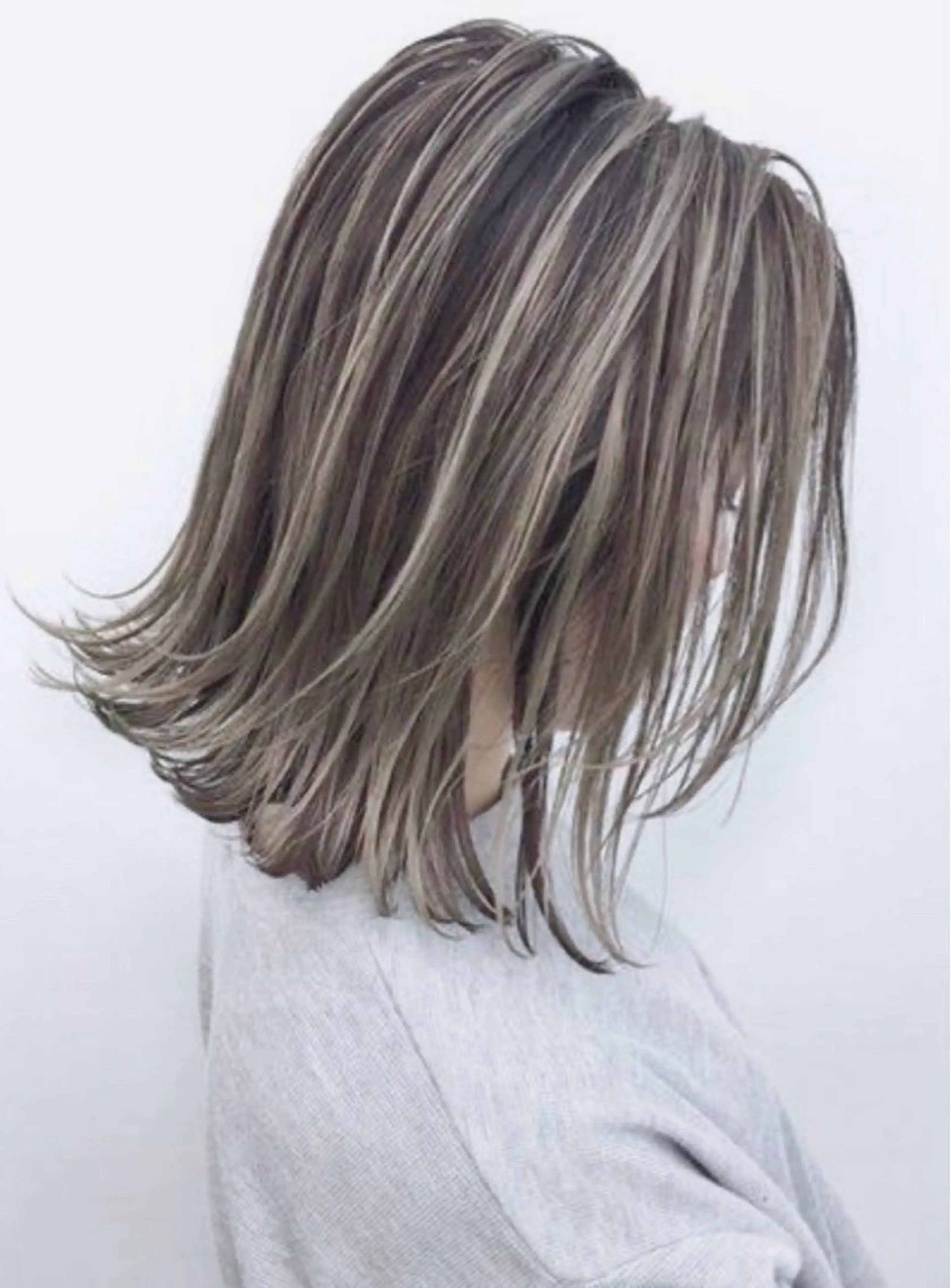 ミディアム カラー パーマ ヘアアレンジ バレイヤージュ ブリーチ ケアブリーチ 透明感カラー ハイライトカラー ヘアカラー トリートメント 竹内ケンゴ🇰🇷 EIGHT藤沢のヘアスタイル