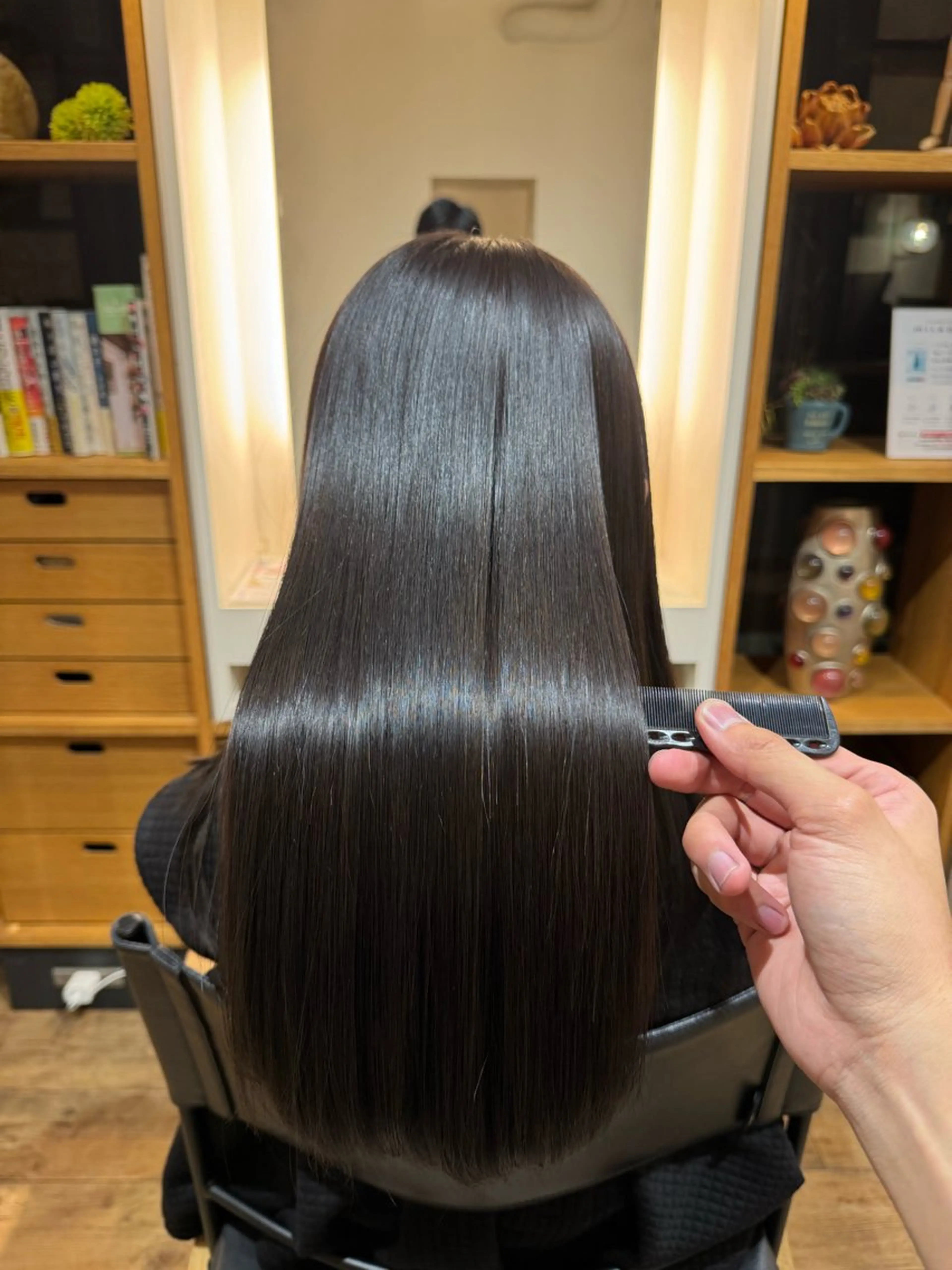 セミロング ヘアカラー トリートメント afloatkobe所属・美髪/髪質改善 川口凌弥のヘアスタイル