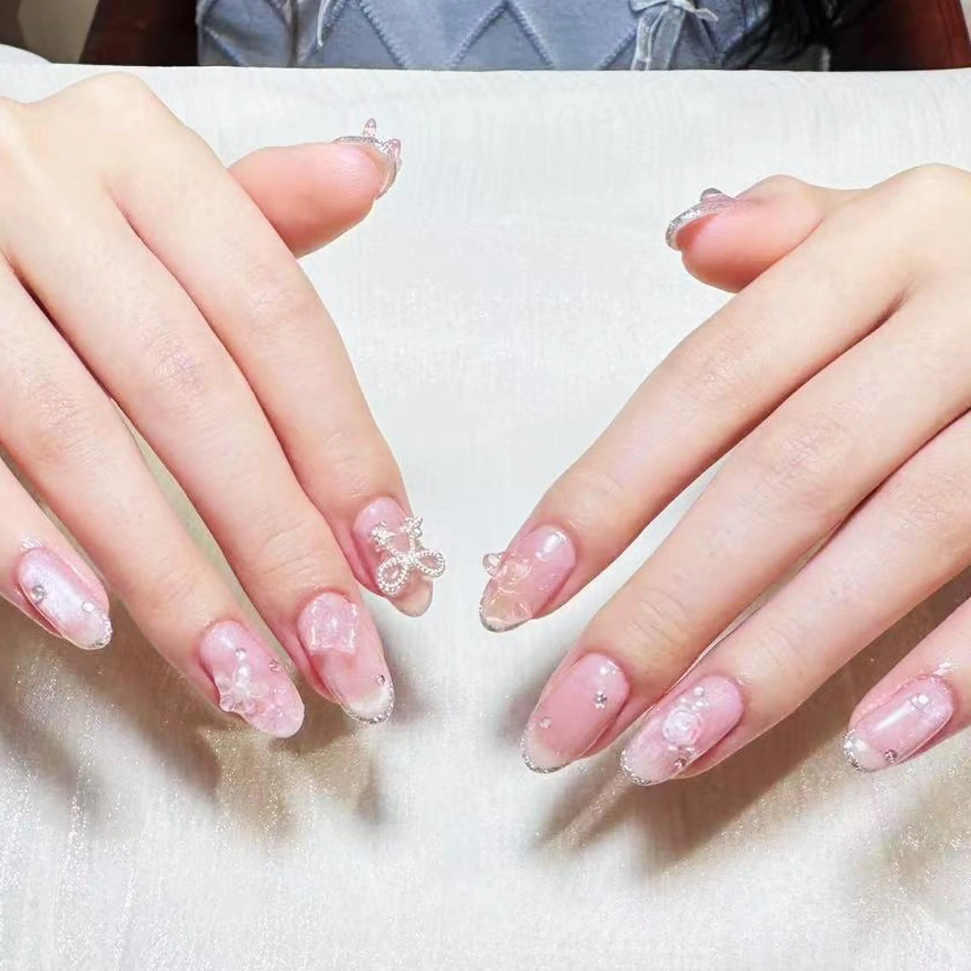 ネイル アートネイル オーロラネイル ガーリー キラキラネイル マグネットネイル ハンドネイル ハンドケア Diamond ✨のネイルデザイン